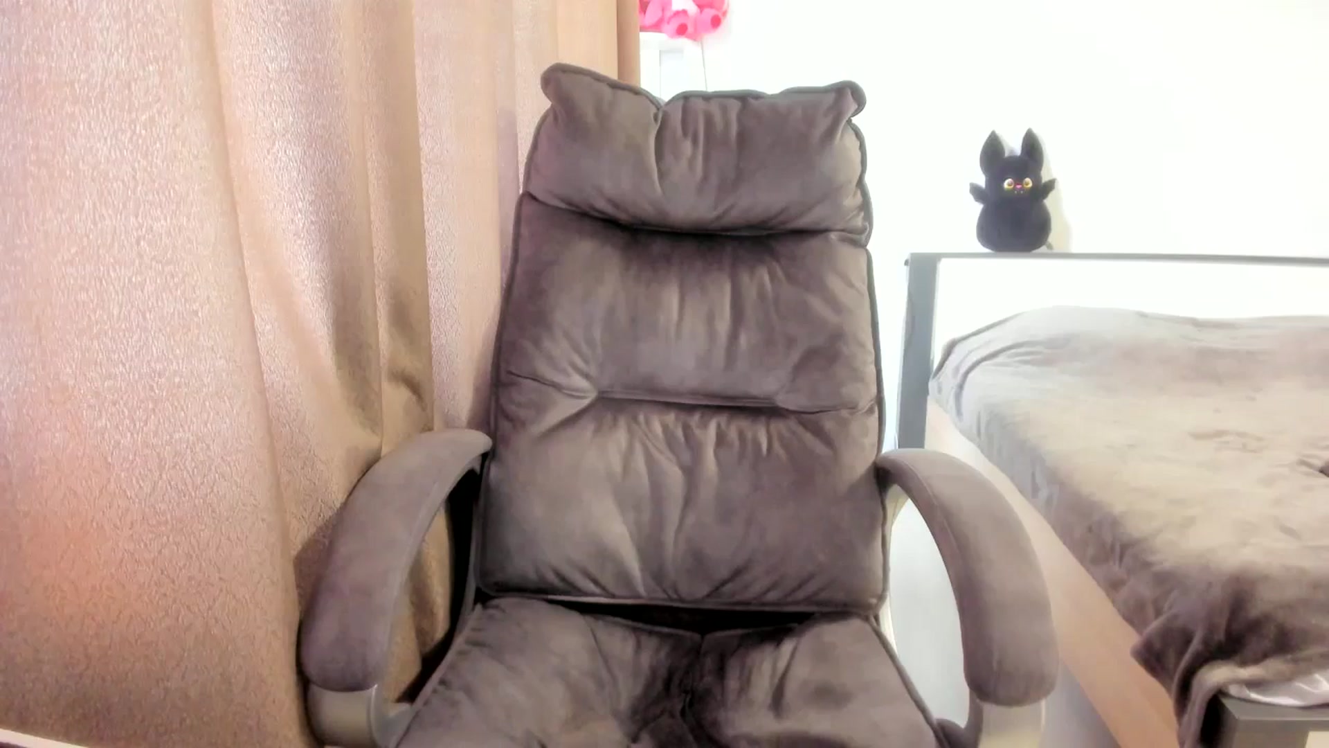 Gallery image thumbnail from Iam_Sasha's myfreecams stream on, 04/01/2026, 12:45 image 16 of 20