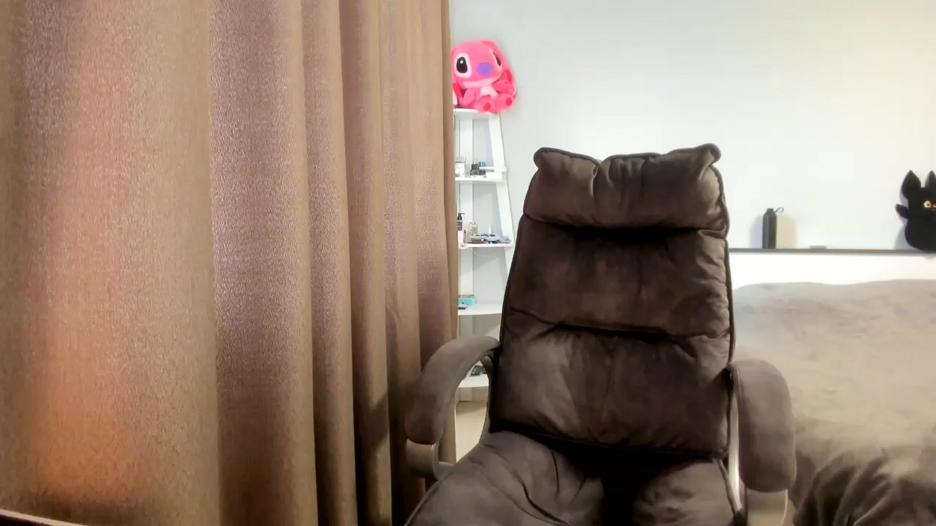 Gallery image thumbnail from Iam_Sasha's myfreecams stream on, 04/06/2026, 08:47 image 2 of 20