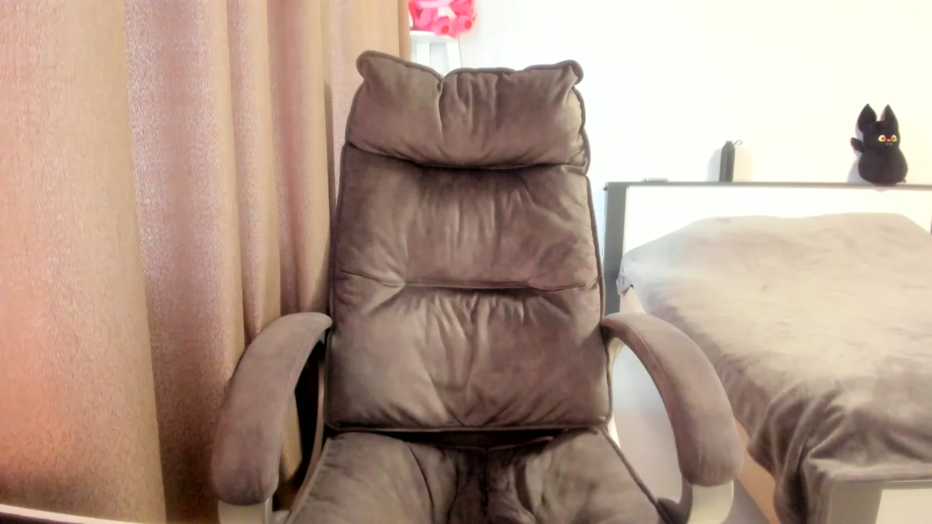 Gallery image thumbnail from Iam_Sasha's myfreecams stream on, 04/06/2026, 10:52 image 17 of 20