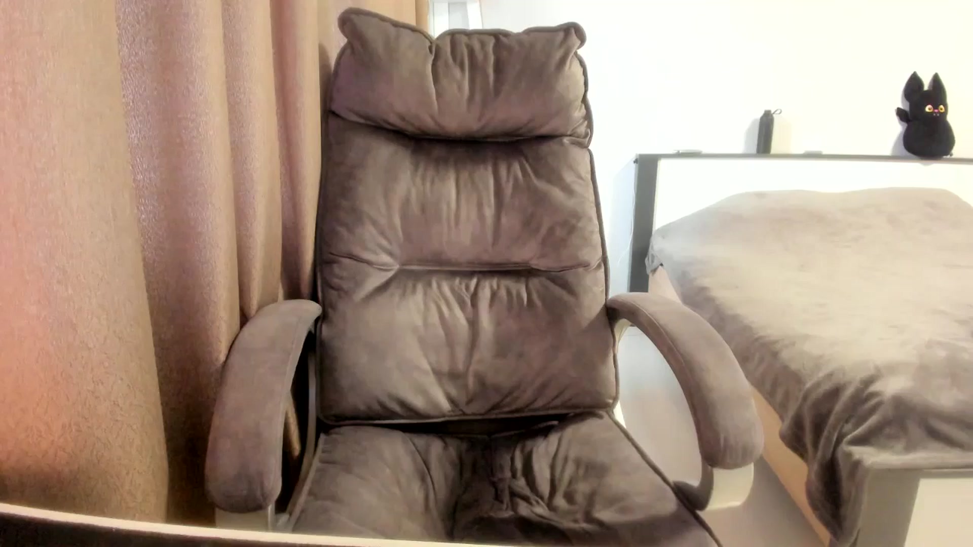 Gallery image thumbnail from Iam_Sasha's myfreecams stream on, 04/06/2026, 10:52 image 5 of 20