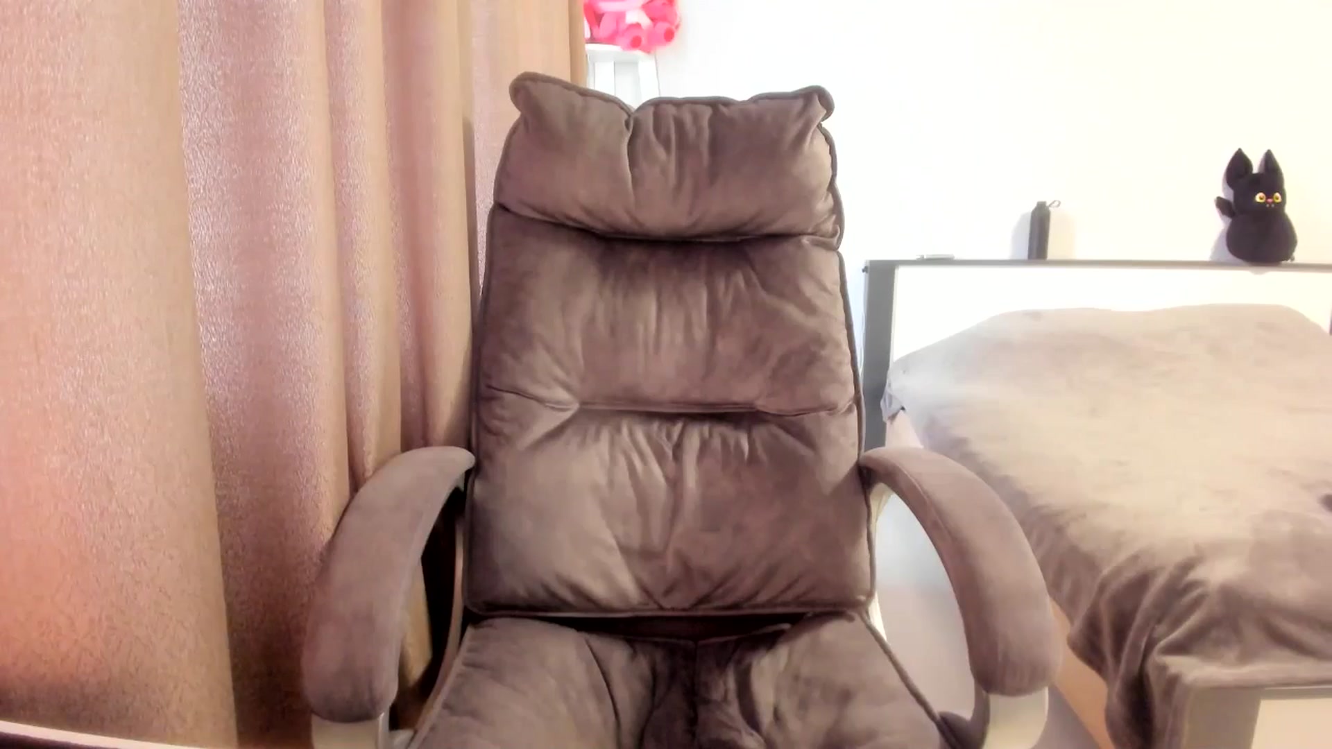 Gallery image thumbnail from Iam_Sasha's myfreecams stream on, 04/06/2026, 10:52 image 8 of 20