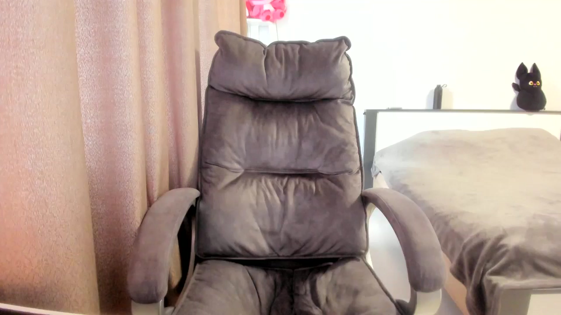 Gallery image thumbnail from Iam_Sasha's myfreecams stream on, 04/06/2026, 10:52 image 14 of 20