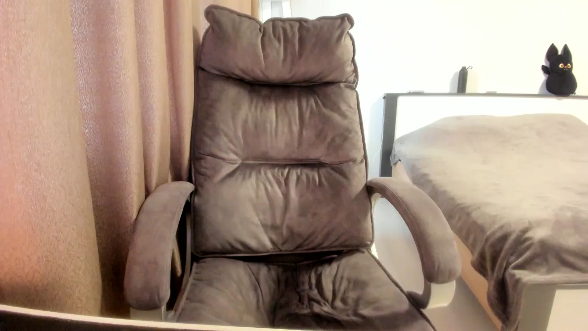 Gallery image thumbnail from Iam_Sasha's myfreecams stream on, 04/06/2026, 10:52 image 4 of 20