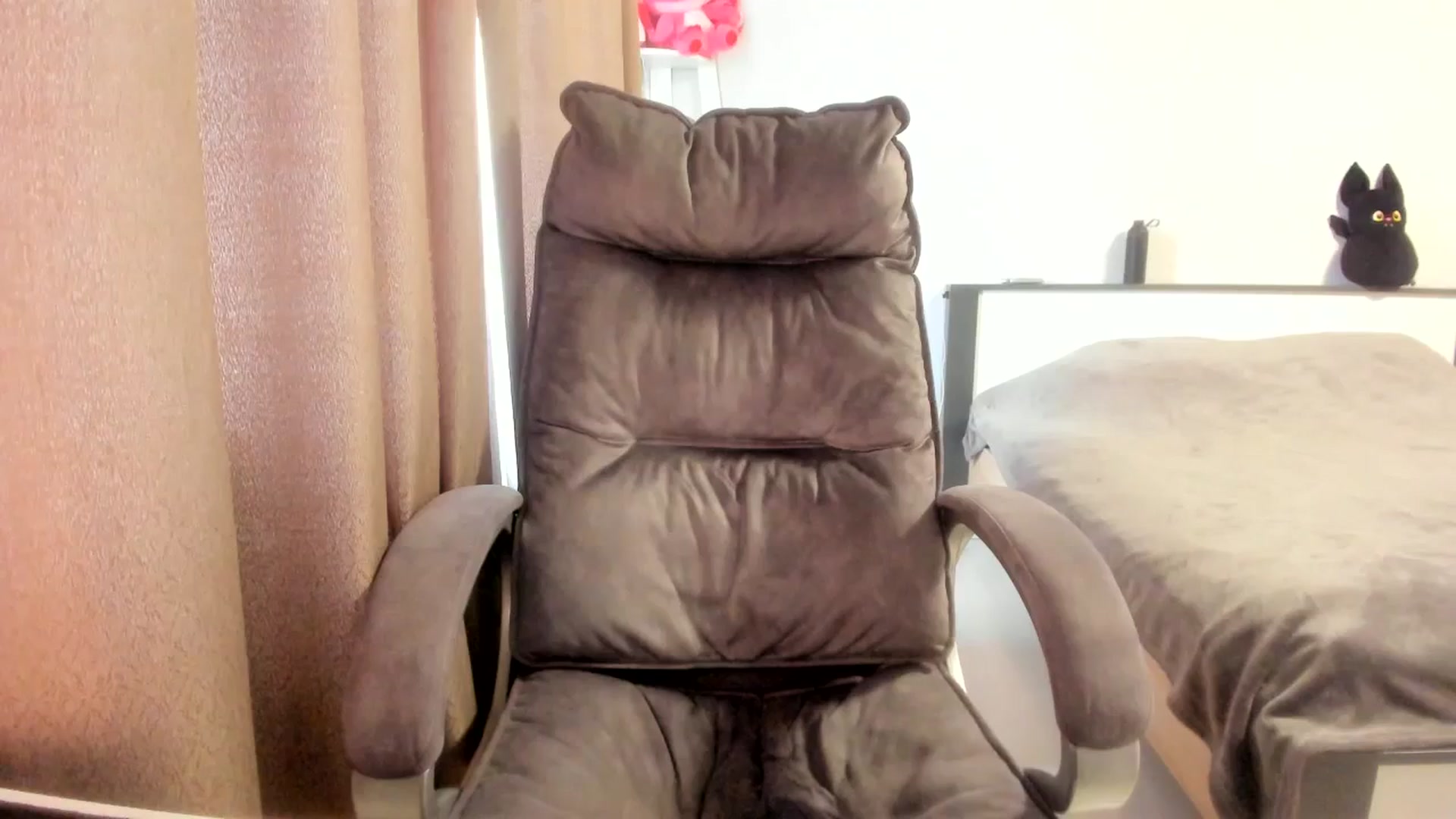 Gallery image thumbnail from Iam_Sasha's myfreecams stream on, 04/06/2026, 10:52 image 18 of 20