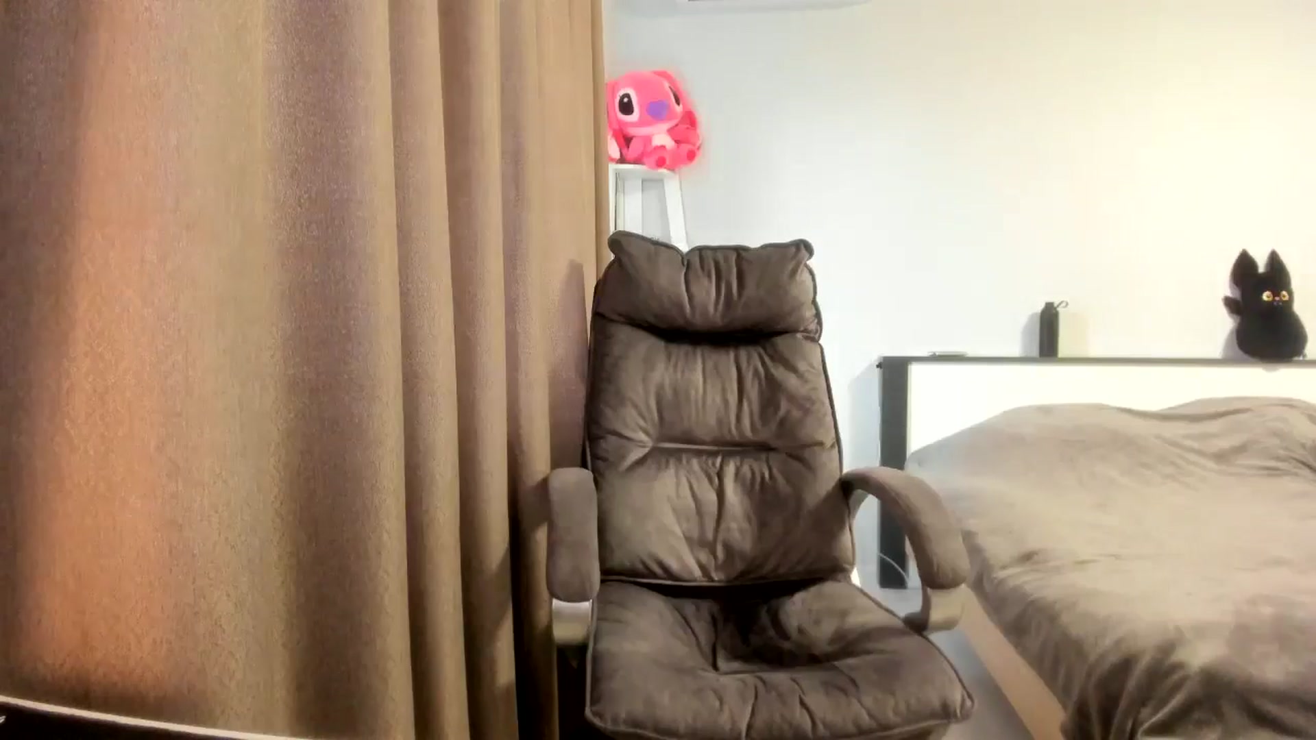 Gallery image thumbnail from Iam_Sasha's myfreecams stream on, 04/06/2026, 12:42 image 9 of 20