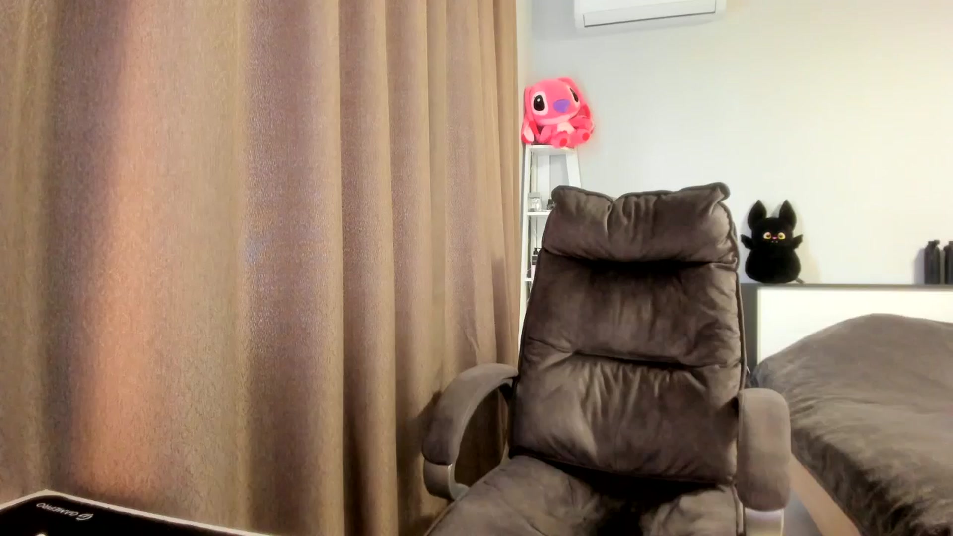 Gallery image thumbnail from Iam_Sasha's myfreecams stream on, 04/07/2026, 09:38 image 1 of 20