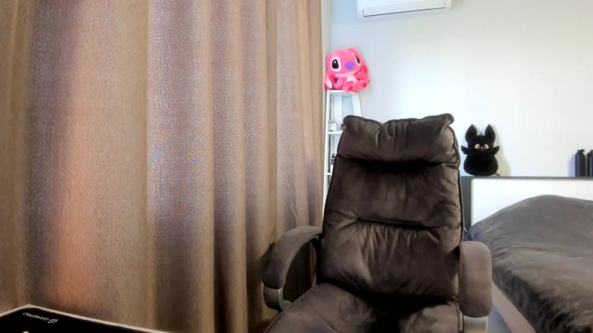 Gallery image thumbnail from Iam_Sasha's myfreecams stream on, 04/07/2026, 09:38 image 13 of 20
