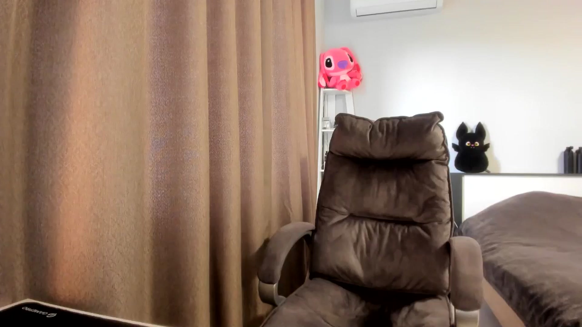 Gallery image thumbnail from Iam_Sasha's myfreecams stream on, 04/07/2026, 10:03 image 9 of 20