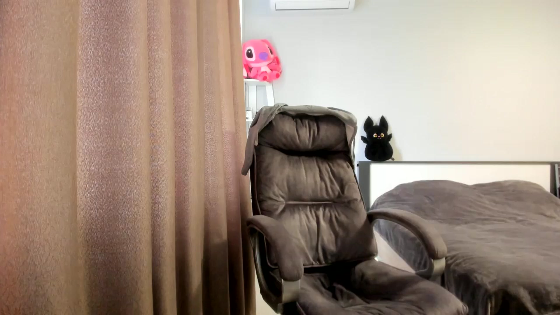 Gallery image thumbnail from Iam_Sasha's myfreecams stream on, 04/08/2026, 11:41 image 6 of 20