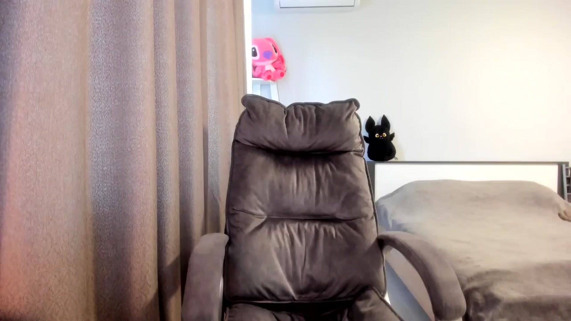 Gallery image thumbnail from Iam_Sasha's myfreecams stream on, 05/05/2026, 09:43 image 6 of 20