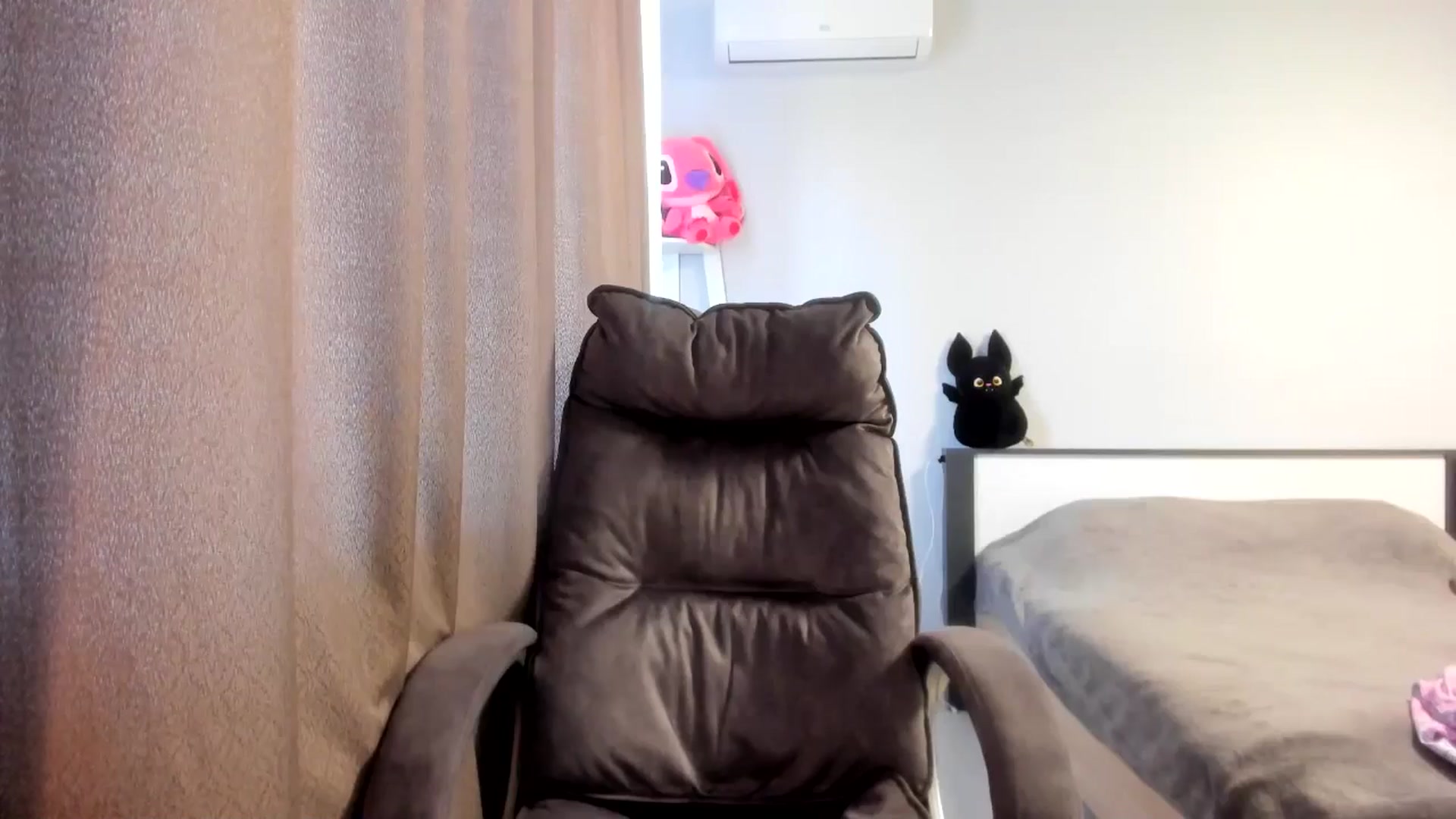Gallery image thumbnail from Iam_Sasha's myfreecams stream on, 05/05/2026, 10:21 image 12 of 20