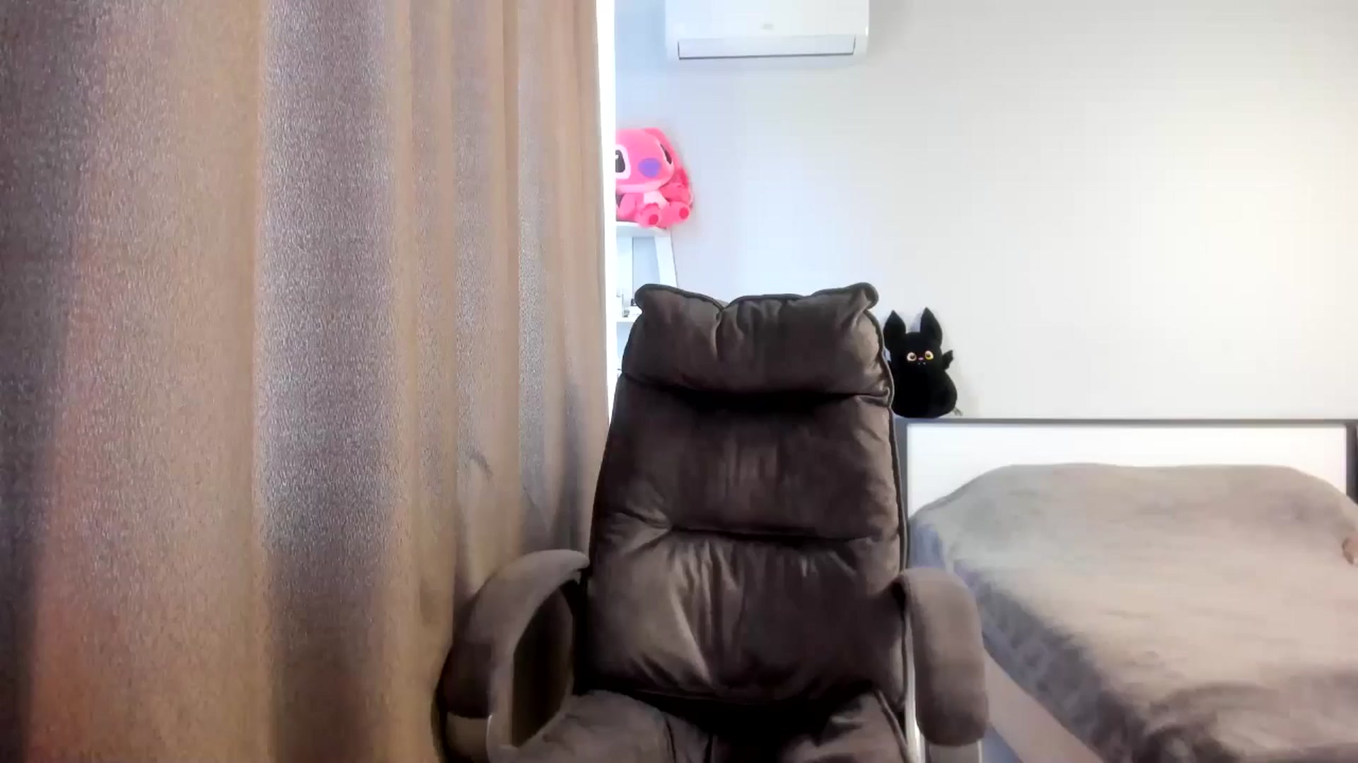 Gallery image thumbnail from Iam_Sasha's myfreecams stream on, 05/05/2026, 10:41 image 1 of 20