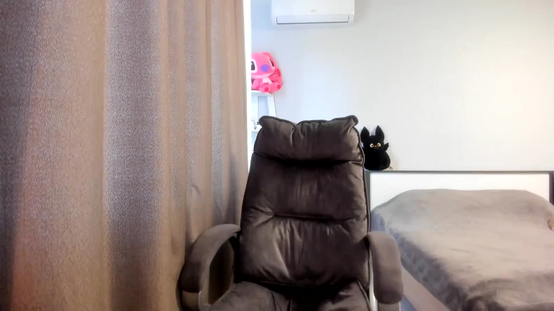 Gallery image thumbnail from Iam_Sasha's myfreecams stream on, 05/05/2026, 10:41 image 6 of 20