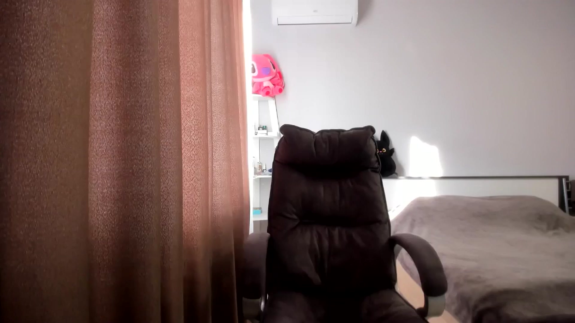 Gallery image thumbnail from Iam_Sasha's myfreecams stream on, 05/05/2026, 15:24 image 1 of 20