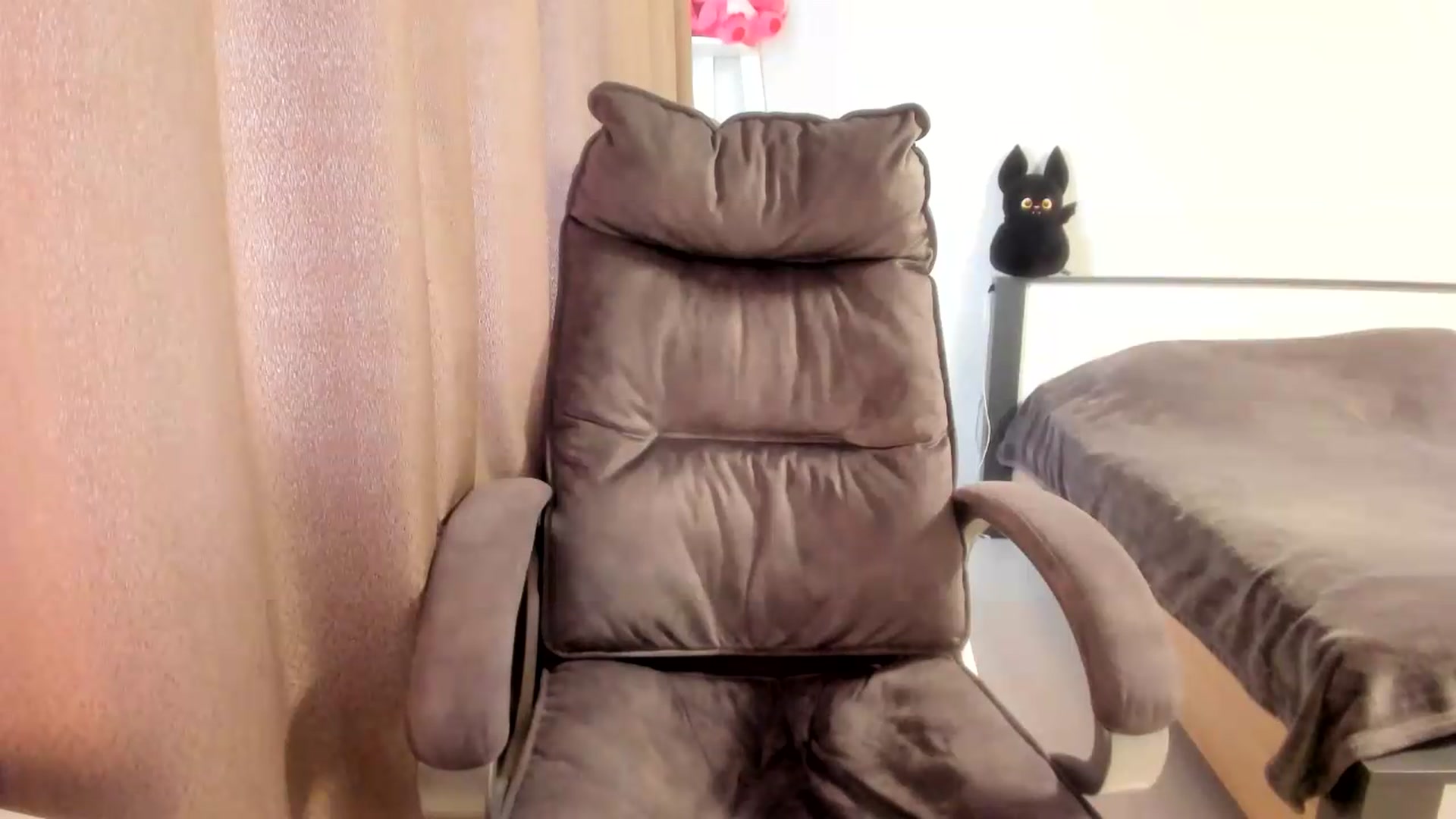 Gallery image thumbnail from Iam_Sasha's myfreecams stream on, 05/12/2026, 12:54 image 15 of 20