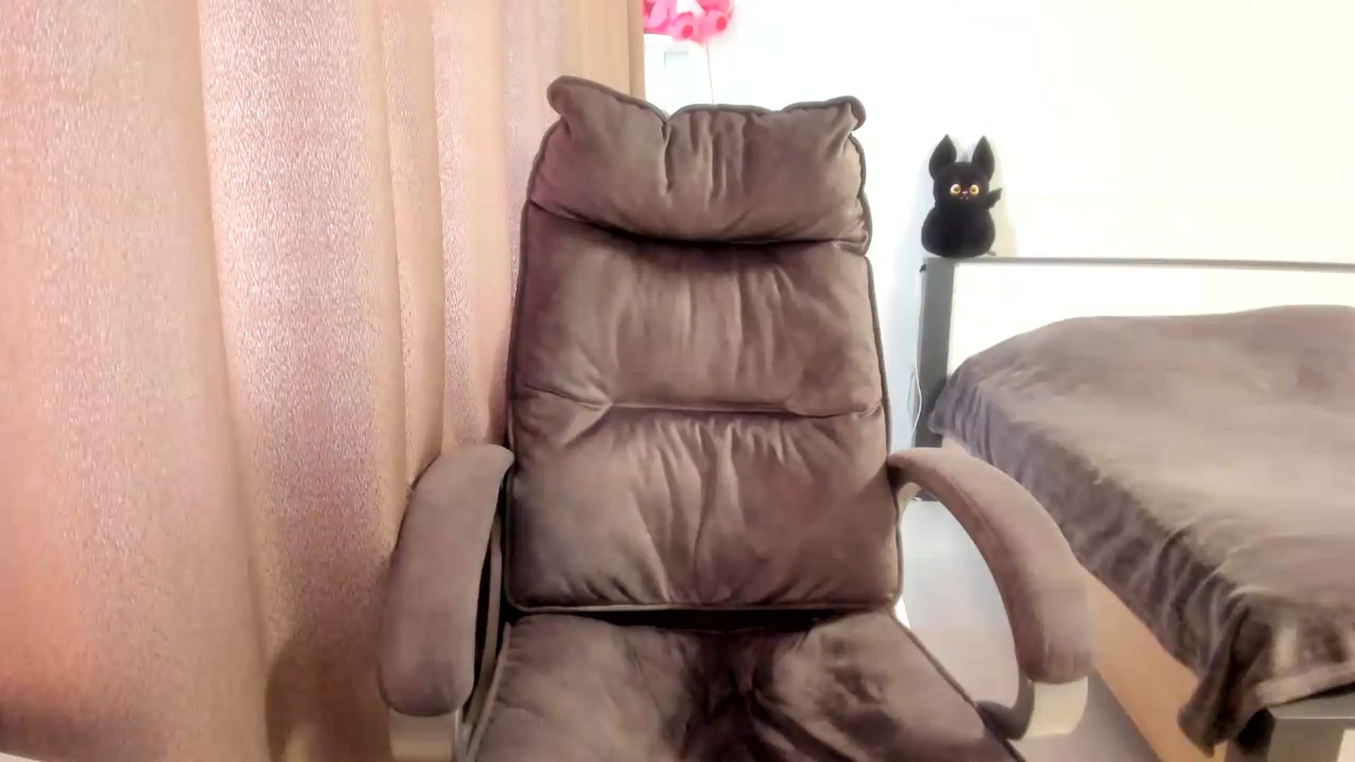 Gallery image thumbnail from Iam_Sasha's myfreecams stream on, 05/12/2026, 12:54 image 14 of 20
