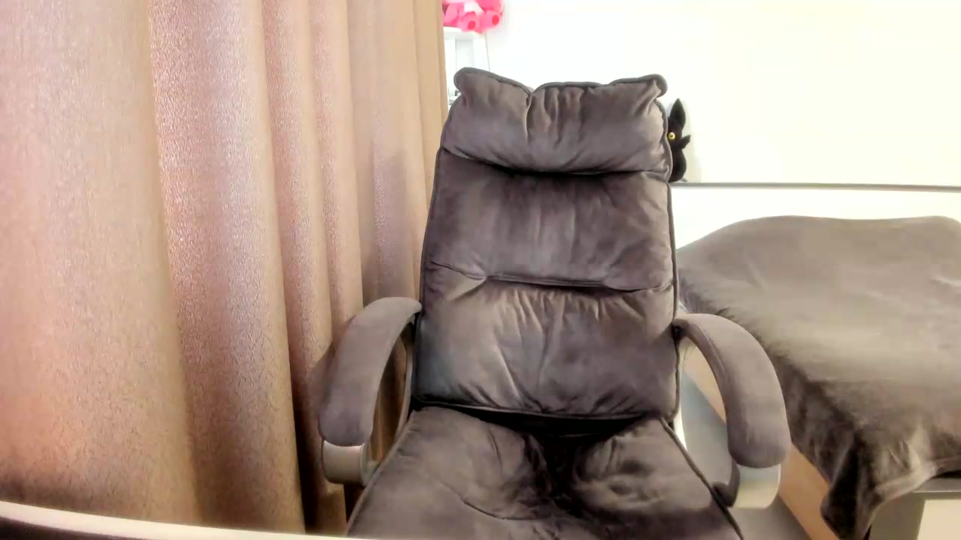 Gallery image thumbnail from Iam_Sasha's myfreecams stream on, 05/13/2026, 07:43 image 9 of 20