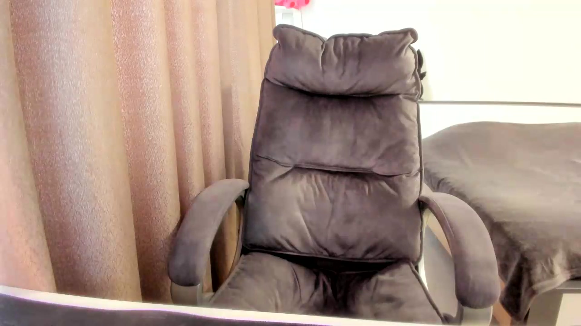 Gallery image thumbnail from Iam_Sasha's myfreecams stream on, 05/13/2026, 07:43 image 16 of 20