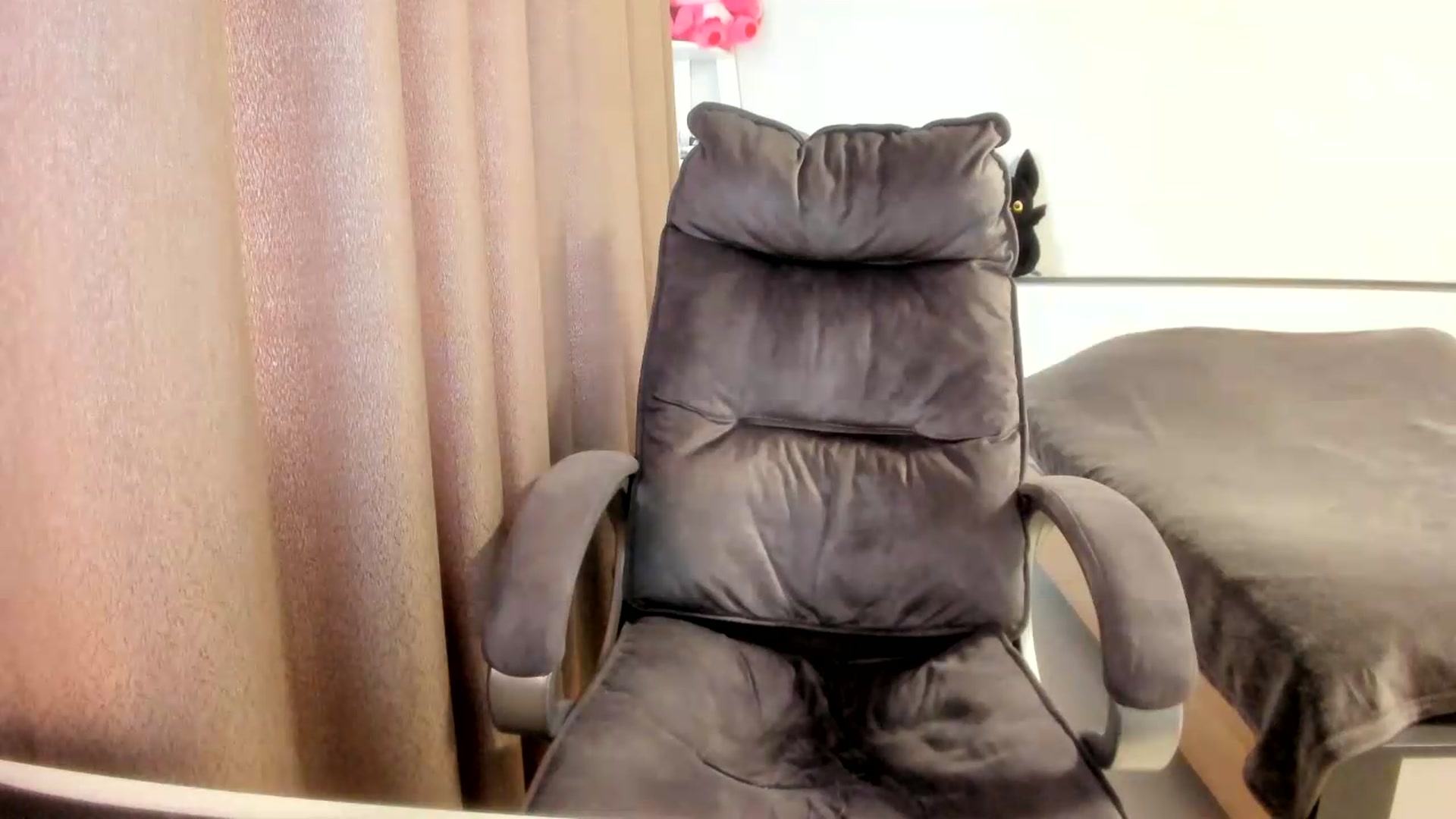 Gallery image thumbnail from Iam_Sasha's myfreecams stream on, 05/13/2026, 07:43 image 8 of 20