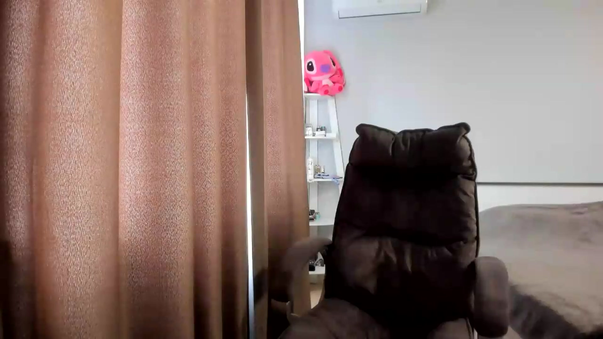 Gallery image thumbnail from Iam_Sasha's myfreecams stream on, 05/18/2026, 08:48 image 7 of 20