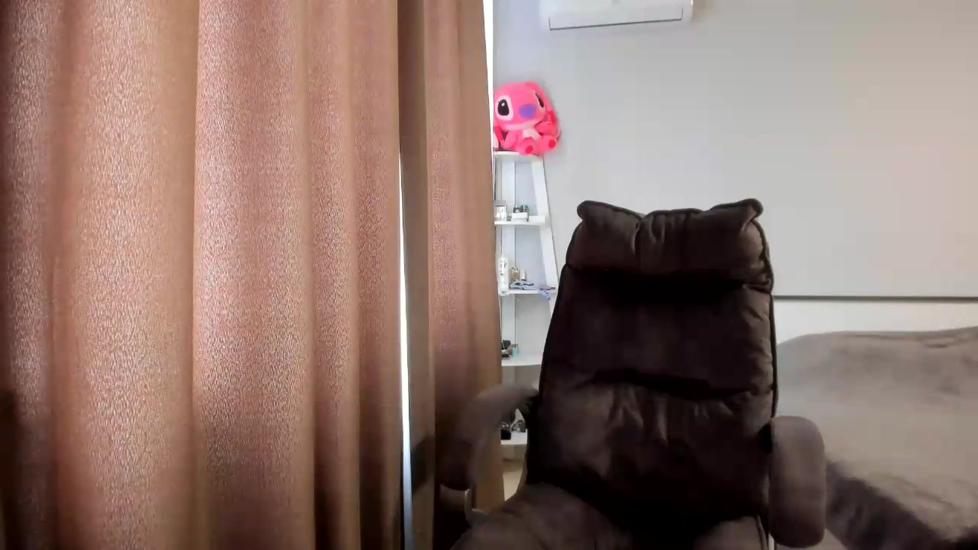 Gallery image thumbnail from Iam_Sasha's myfreecams stream on, 05/18/2026, 08:48 image 3 of 20