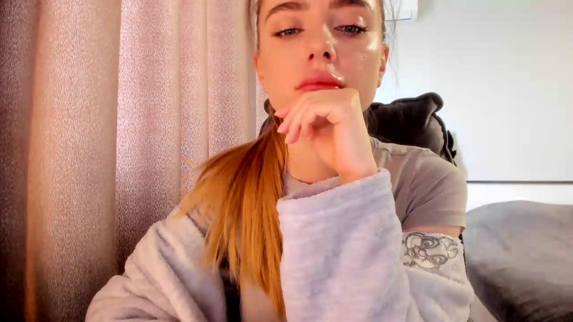 Gallery image thumbnail from Iam_Sasha's myfreecams stream on, 05/20/2026, 09:27 image 20 of 20