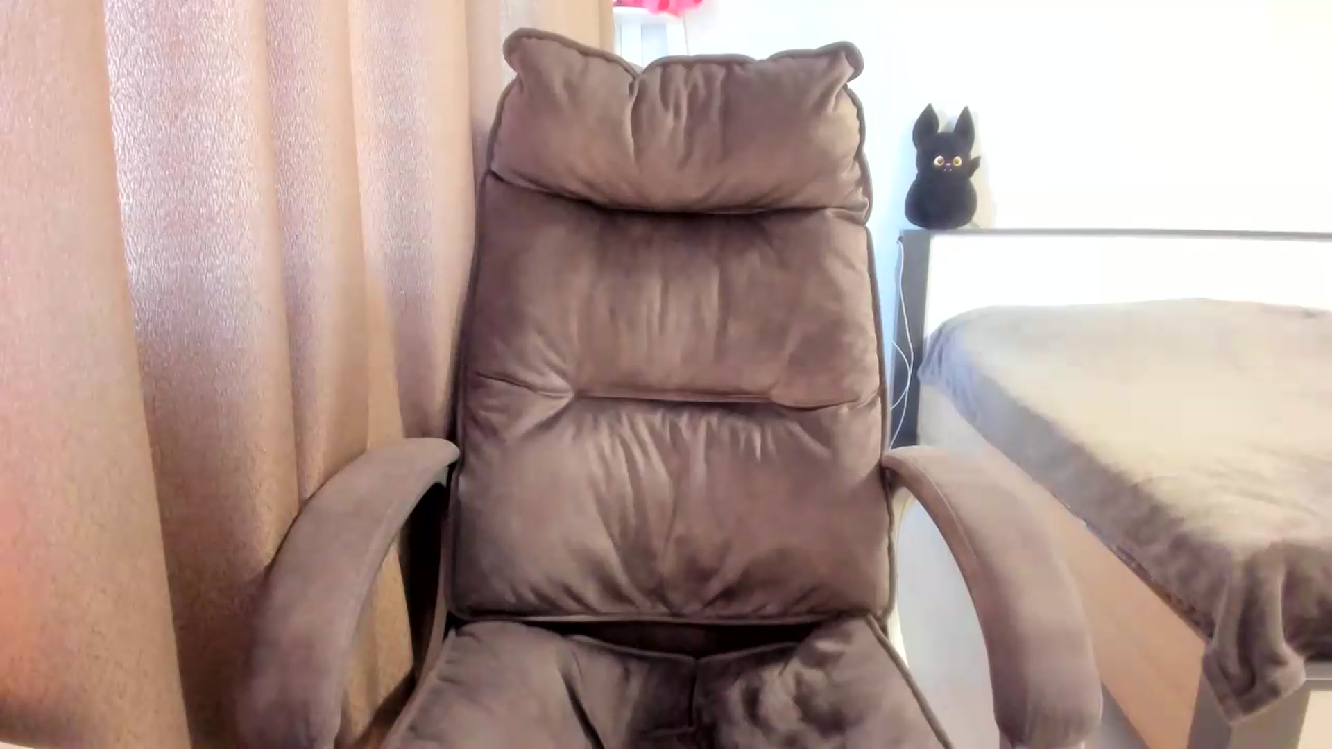 Gallery image thumbnail from Iam_Sasha's myfreecams stream on, 05/21/2026, 07:51 image 5 of 20