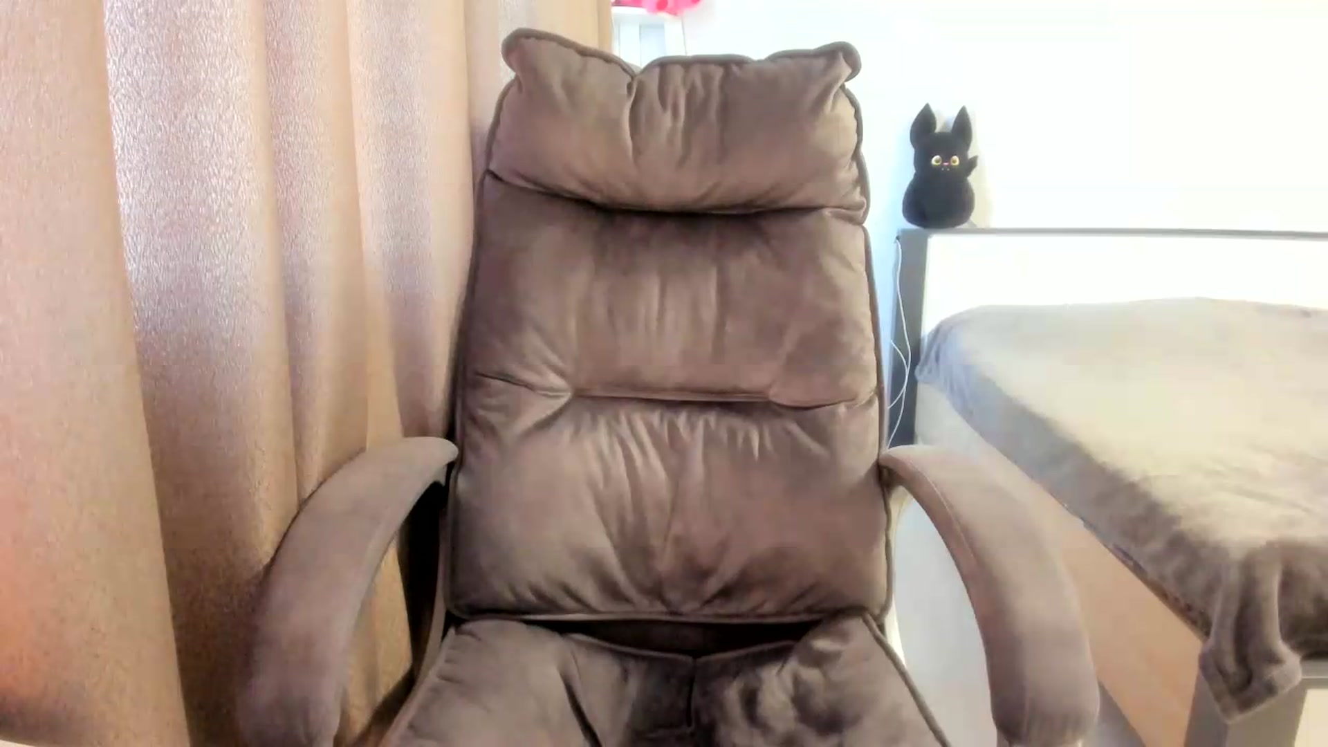 Gallery image thumbnail from Iam_Sasha's myfreecams stream on, 05/21/2026, 07:51 image 3 of 20