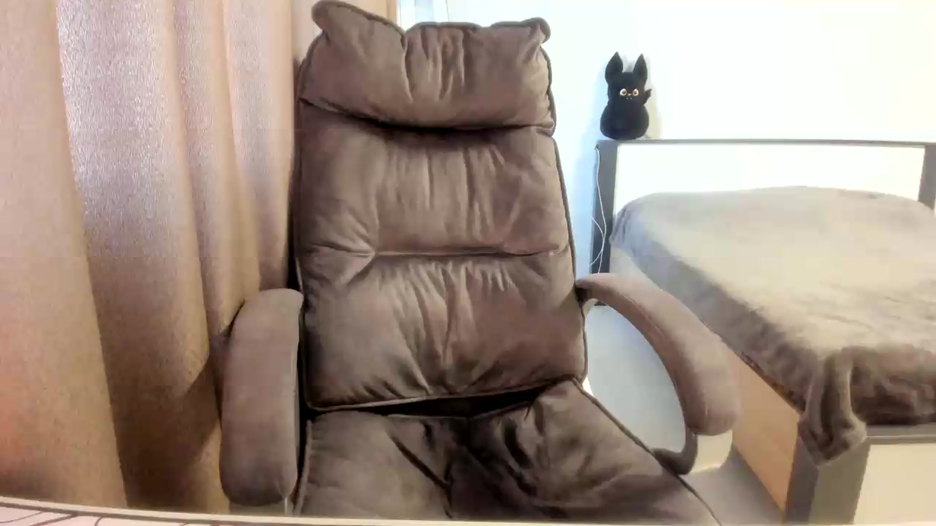 Gallery image thumbnail from Iam_Sasha's myfreecams stream on, 05/21/2026, 07:51 image 16 of 20