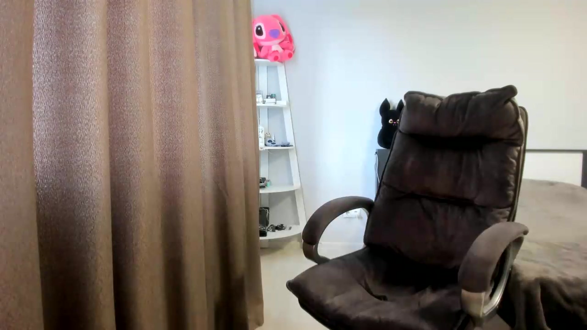 Gallery image thumbnail from Iam_Sasha's myfreecams stream on, 05/21/2026, 11:45 image 19 of 20