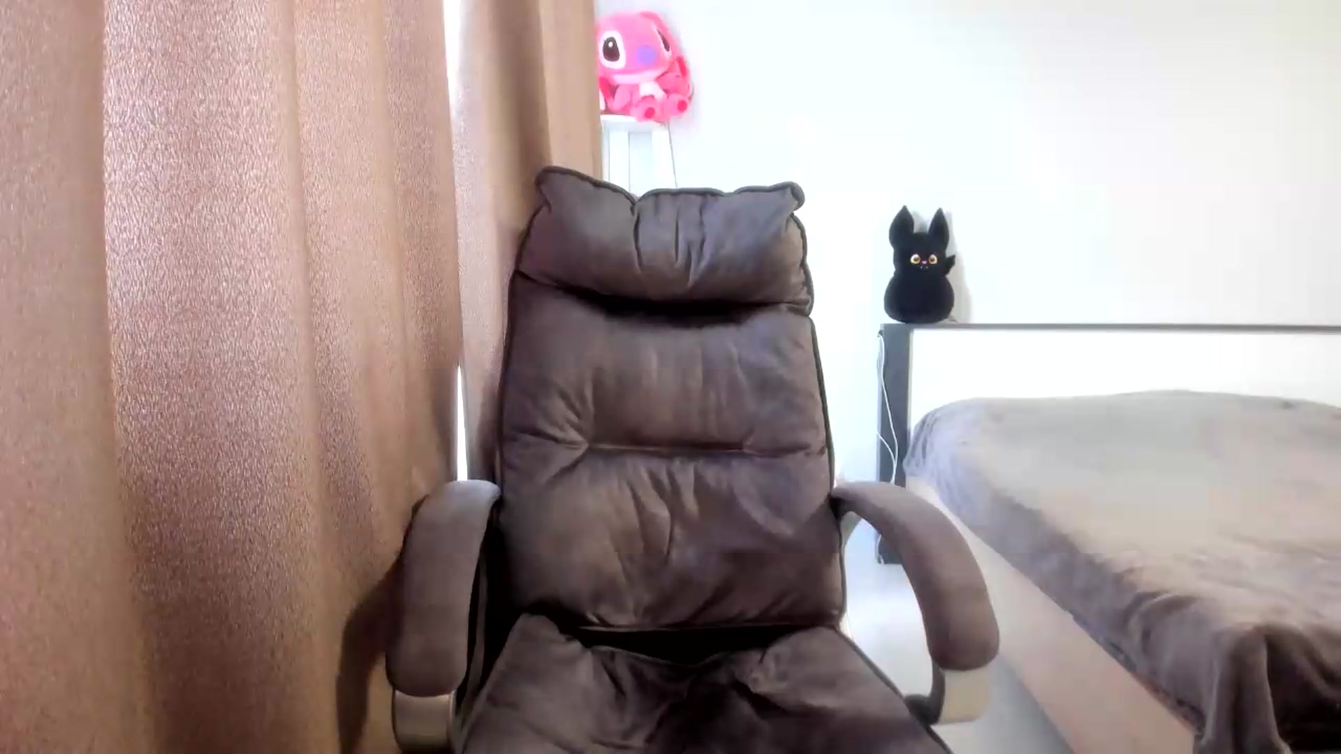 Gallery image thumbnail from Iam_Sasha's myfreecams stream on, 05/21/2026, 12:16 image 18 of 20