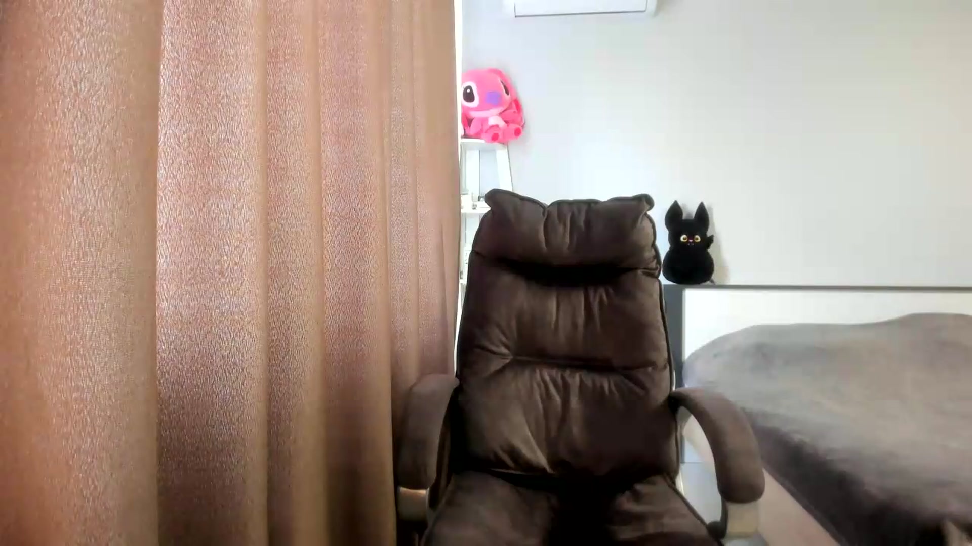 Gallery image thumbnail from Iam_Sasha's myfreecams stream on, 05/22/2026, 10:14 image 12 of 20