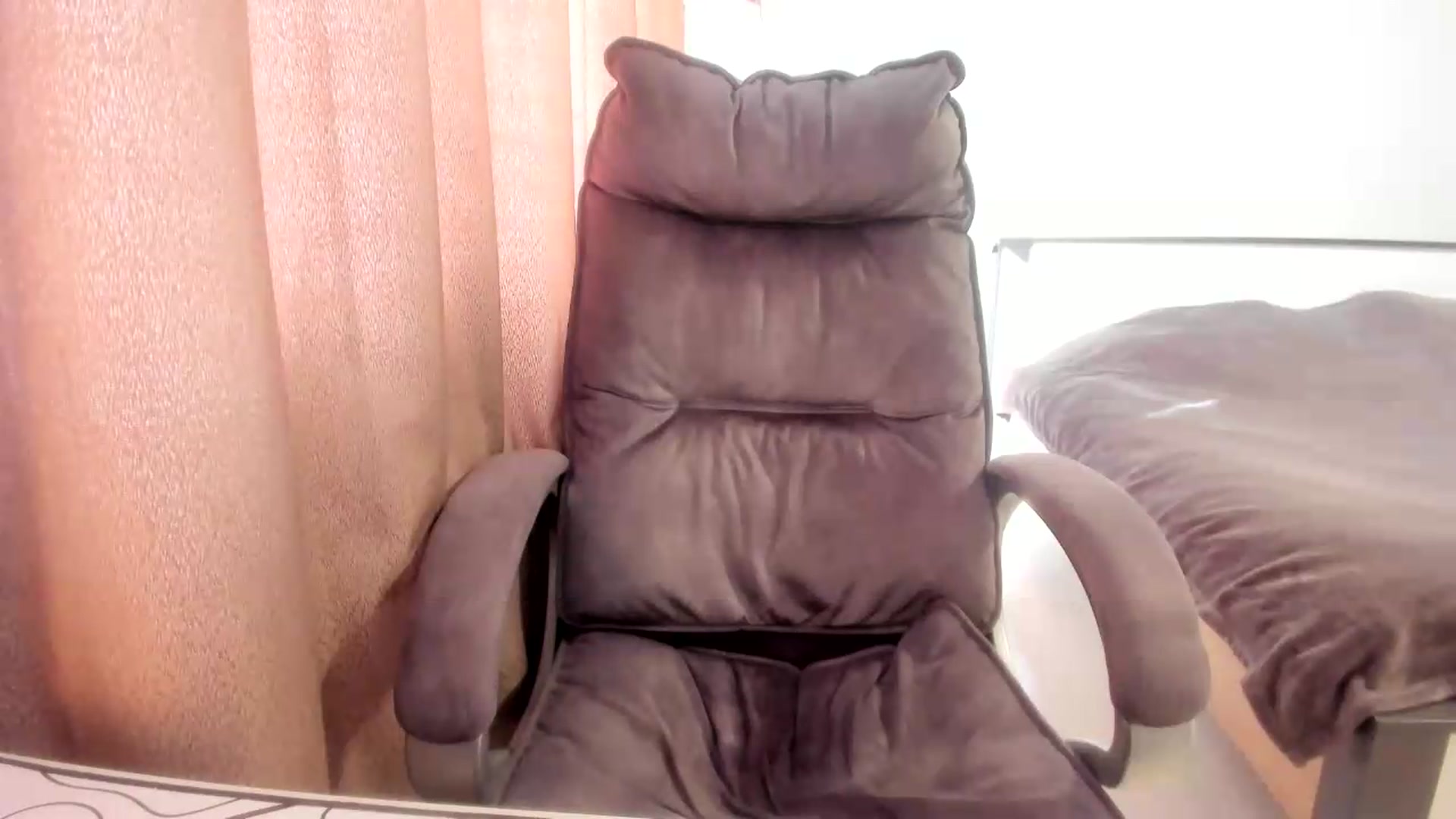 Gallery image thumbnail from Iam_Sasha's myfreecams stream on, 05/25/2026, 14:38 image 7 of 20