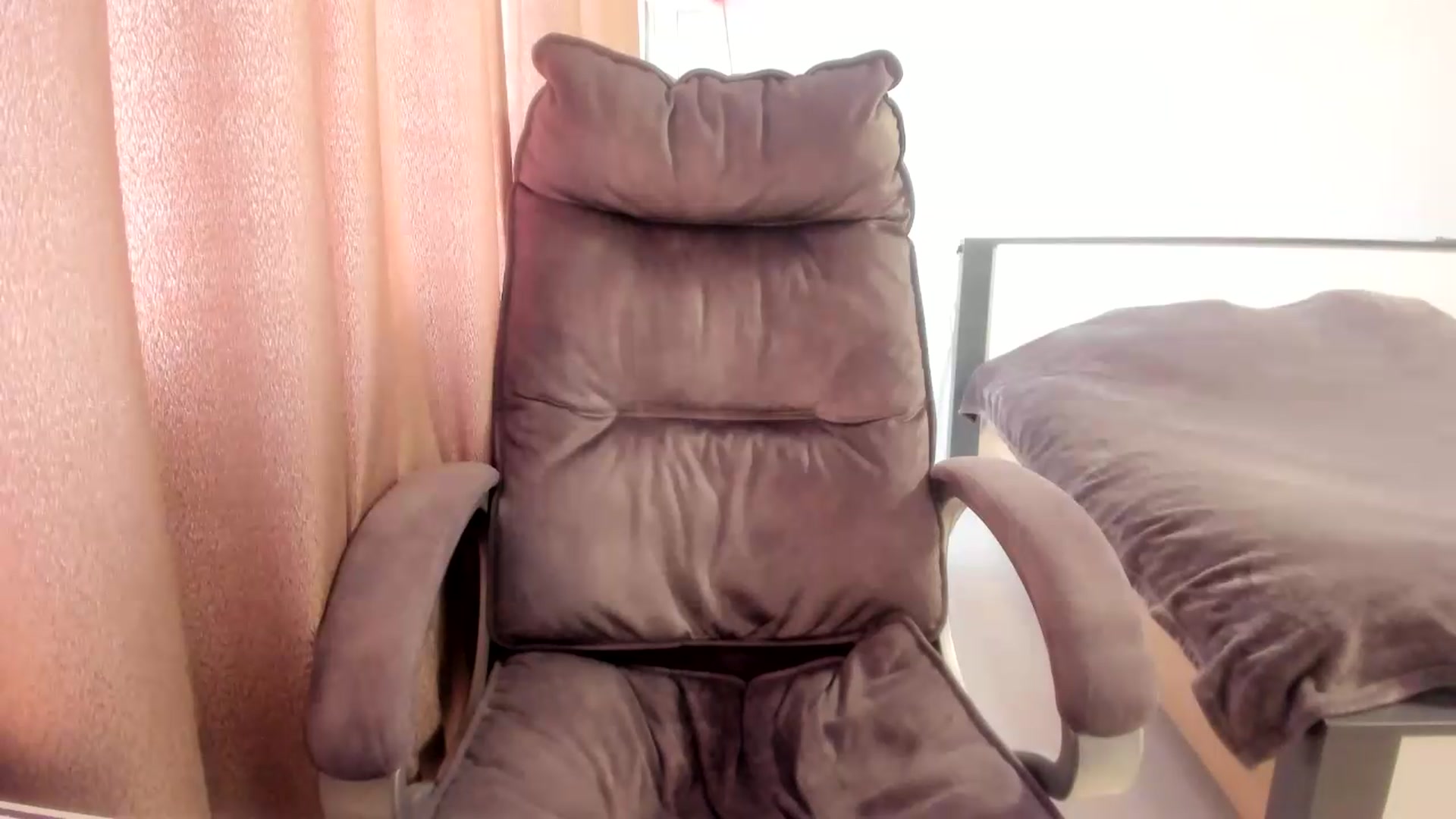Gallery image thumbnail from Iam_Sasha's myfreecams stream on, 05/25/2026, 14:38 image 4 of 20