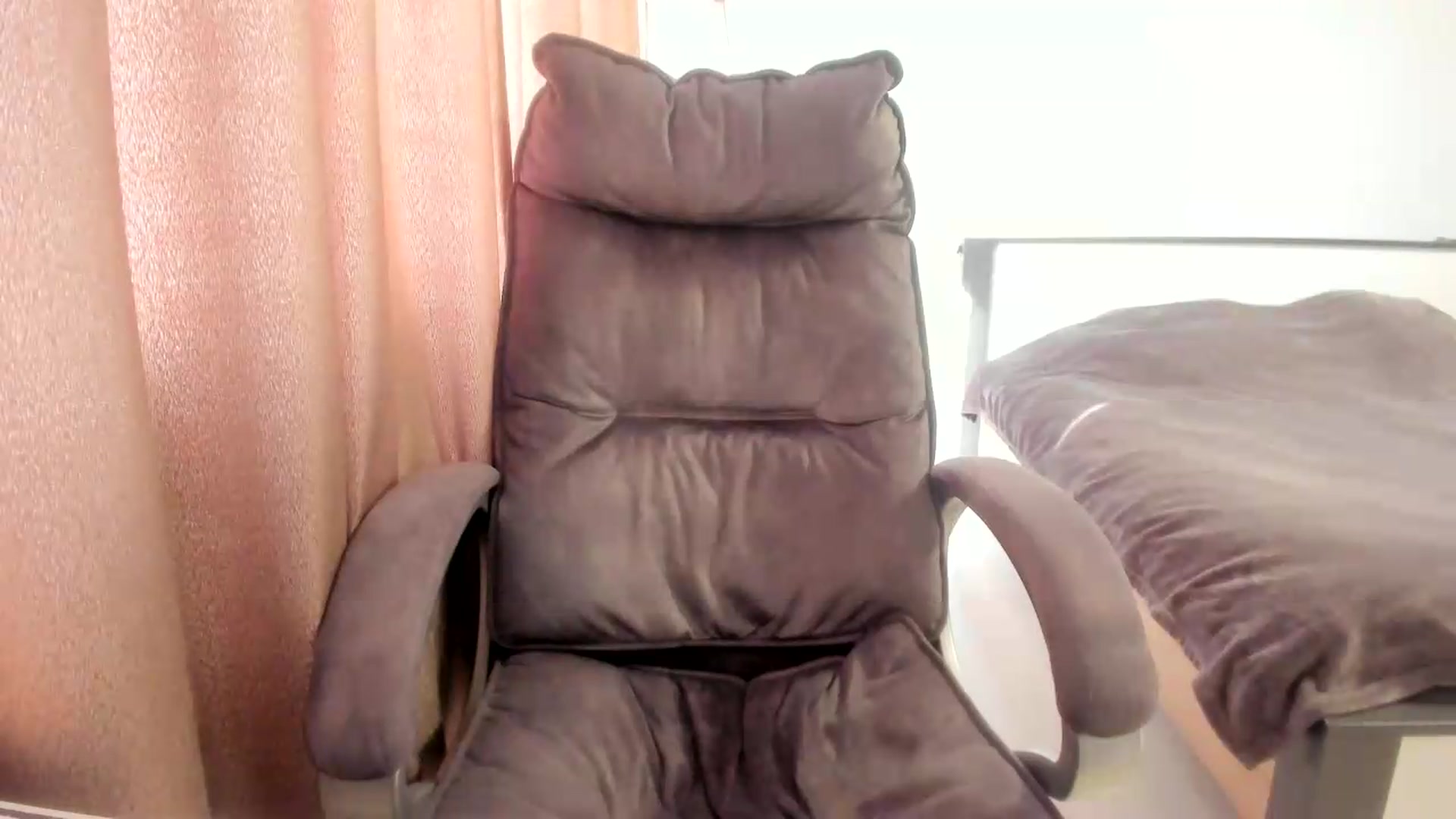 Gallery image thumbnail from Iam_Sasha's myfreecams stream on, 05/25/2026, 14:38 image 3 of 20