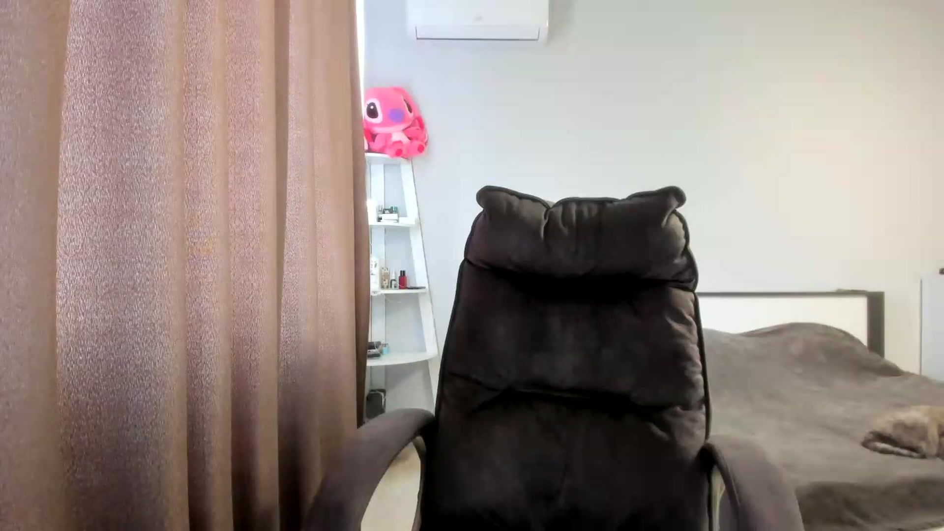 Gallery image thumbnail from Iam_Sasha's myfreecams stream on, 05/26/2026, 12:00 image 14 of 20
