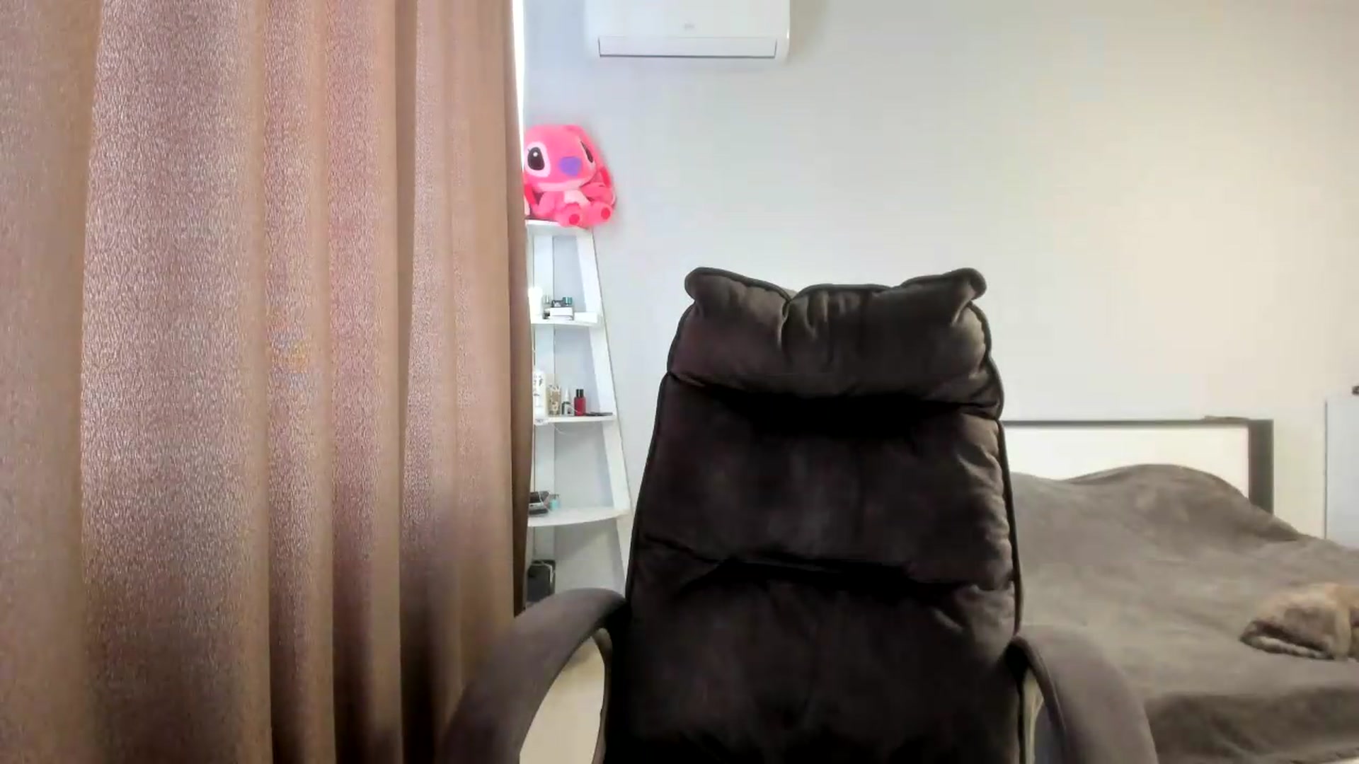 Gallery image thumbnail from Iam_Sasha's myfreecams stream on, 05/26/2026, 12:00 image 13 of 20