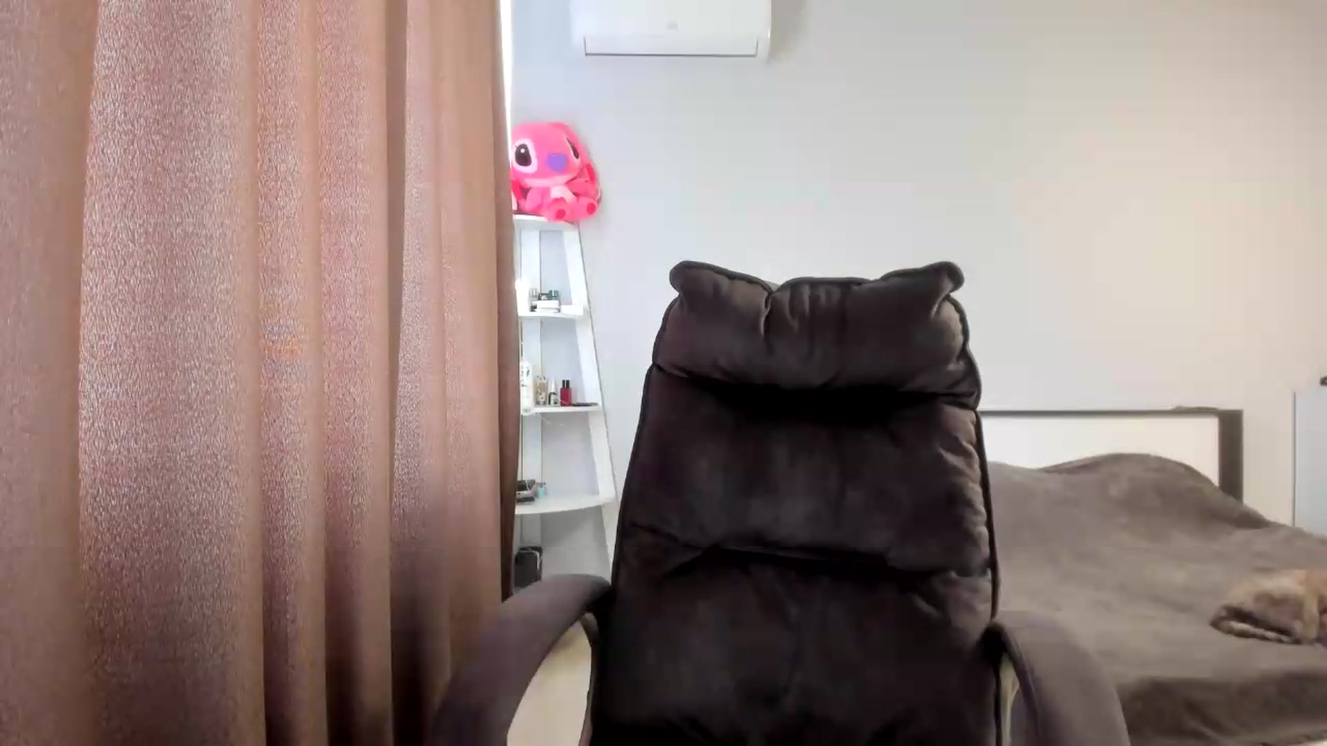 Gallery image thumbnail from Iam_Sasha's myfreecams stream on, 05/26/2026, 12:00 image 15 of 20