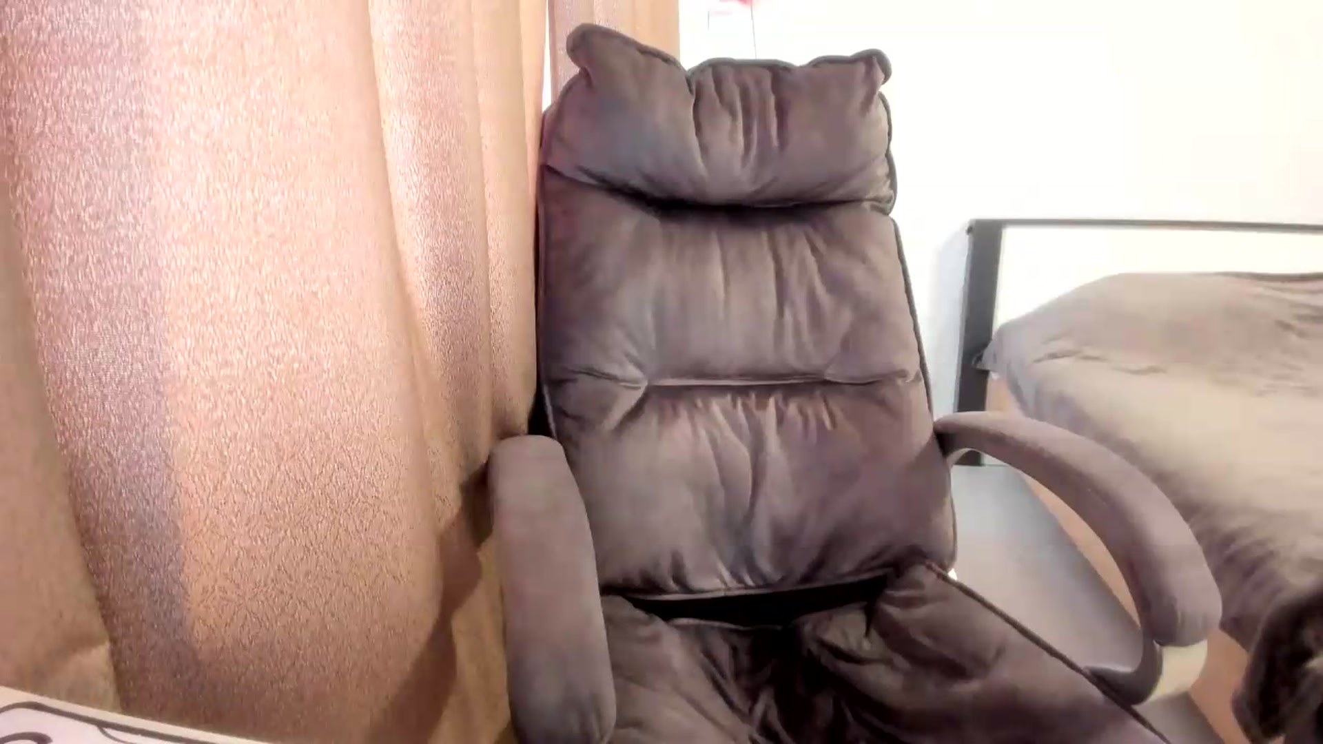 Gallery image thumbnail from Iam_Sasha's myfreecams stream on, 05/27/2026, 09:17 image 14 of 20