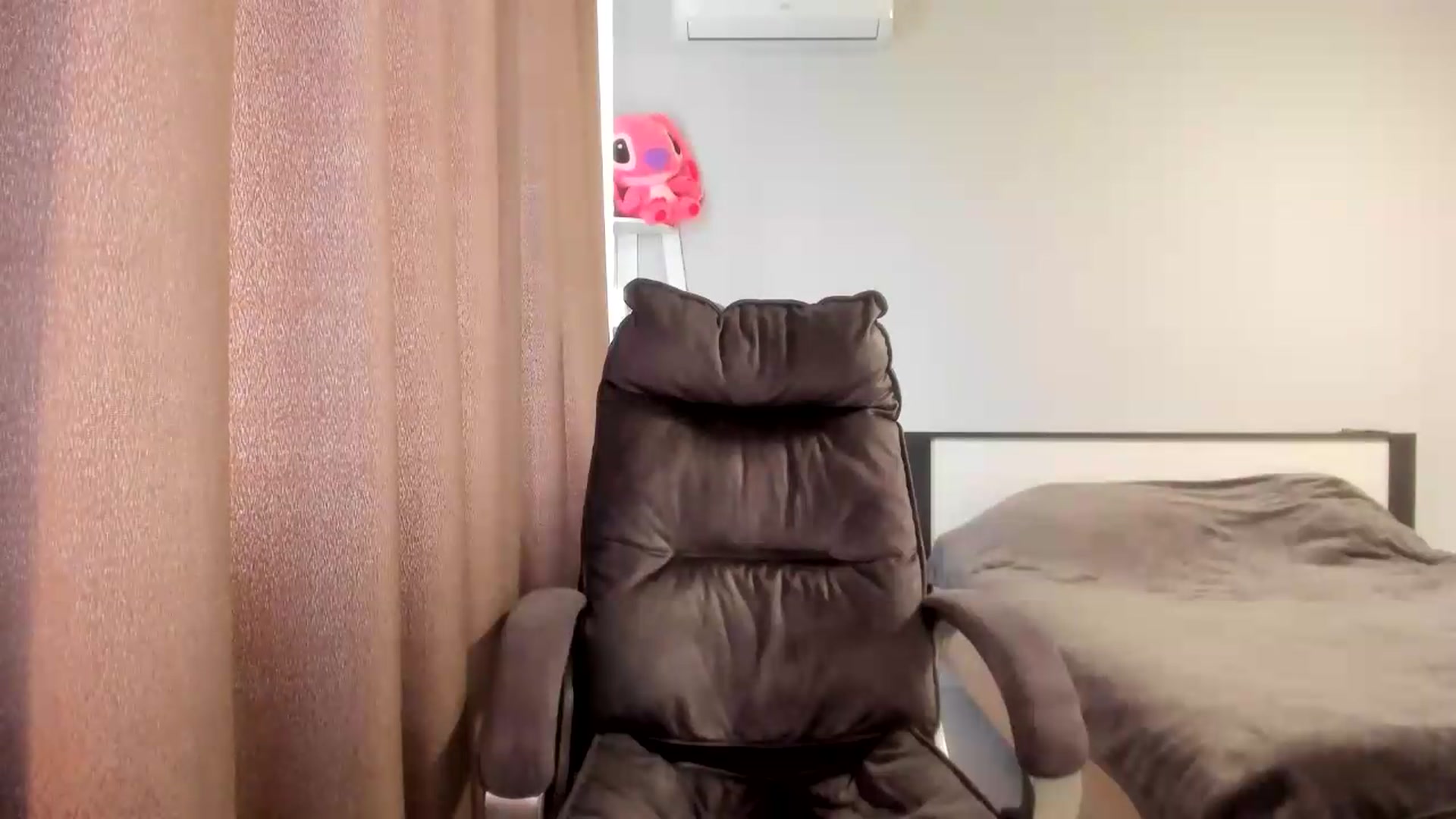 Gallery image thumbnail from Iam_Sasha's myfreecams stream on, 05/27/2026, 09:17 image 20 of 20