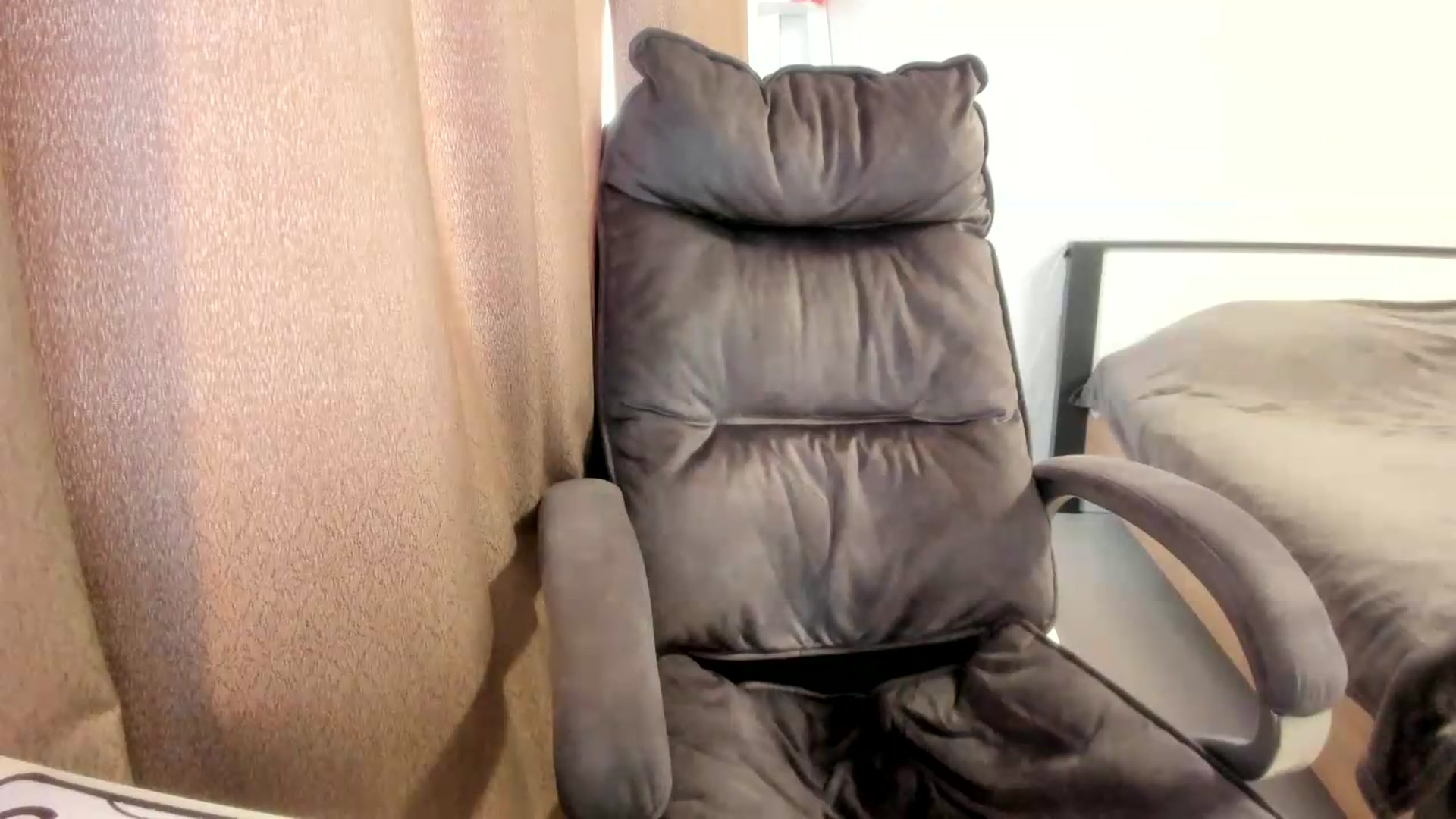 Gallery image thumbnail from Iam_Sasha's myfreecams stream on, 05/27/2026, 09:17 image 12 of 20