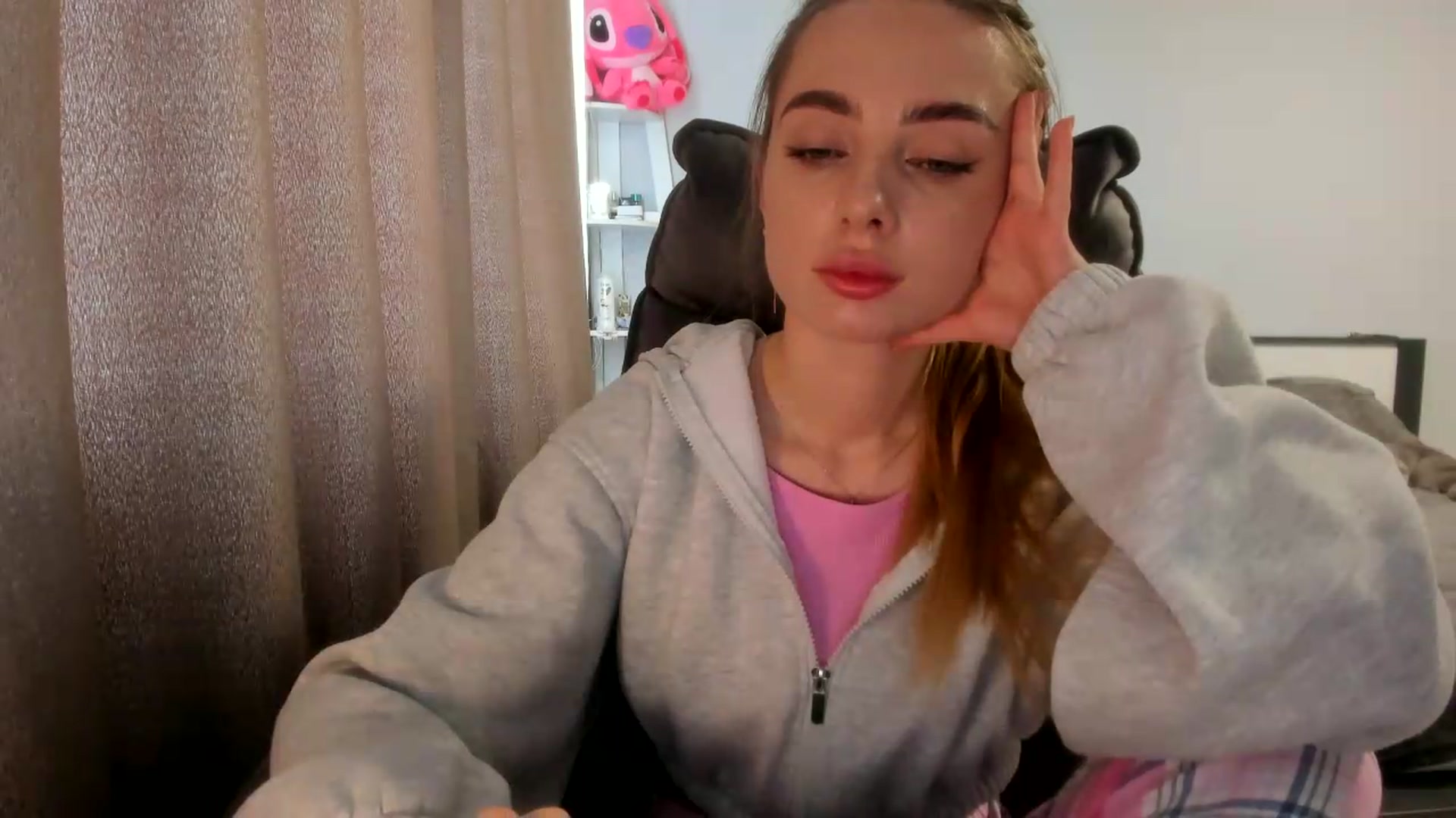 Gallery image thumbnail from Iam_Sasha's myfreecams stream on, 05/27/2026, 11:37 image 20 of 20