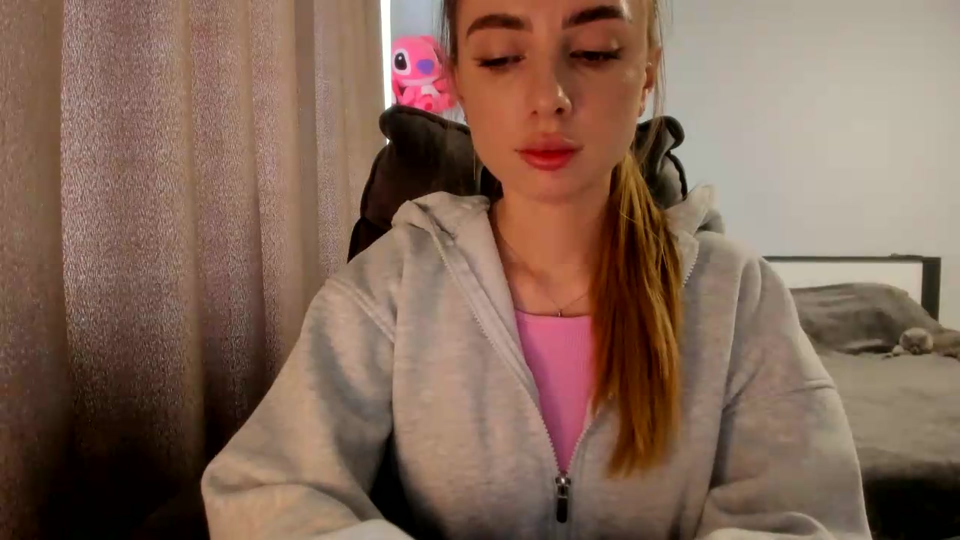 Gallery image thumbnail from Iam_Sasha's myfreecams stream on, 05/27/2026, 11:37 image 18 of 20