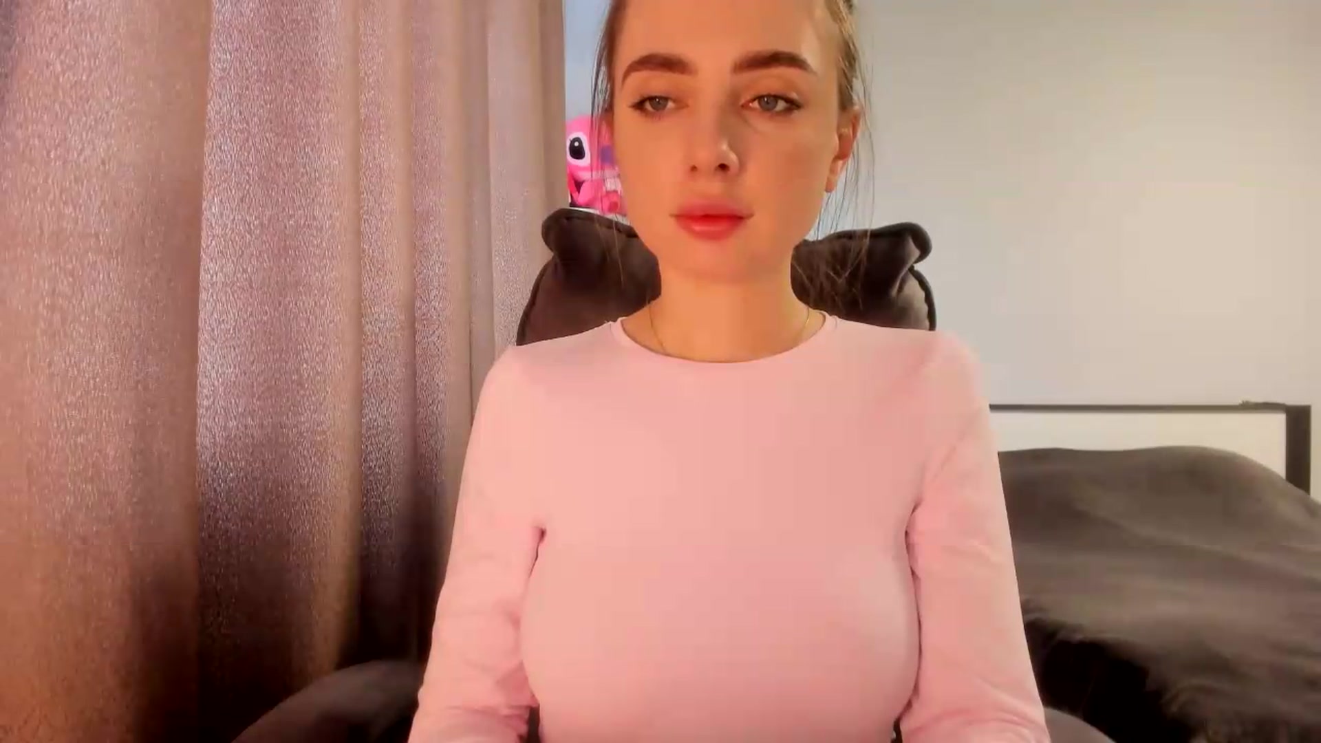 Gallery image thumbnail from Iam_Sasha's myfreecams stream on, 06/01/2026, 08:05 image 15 of 20