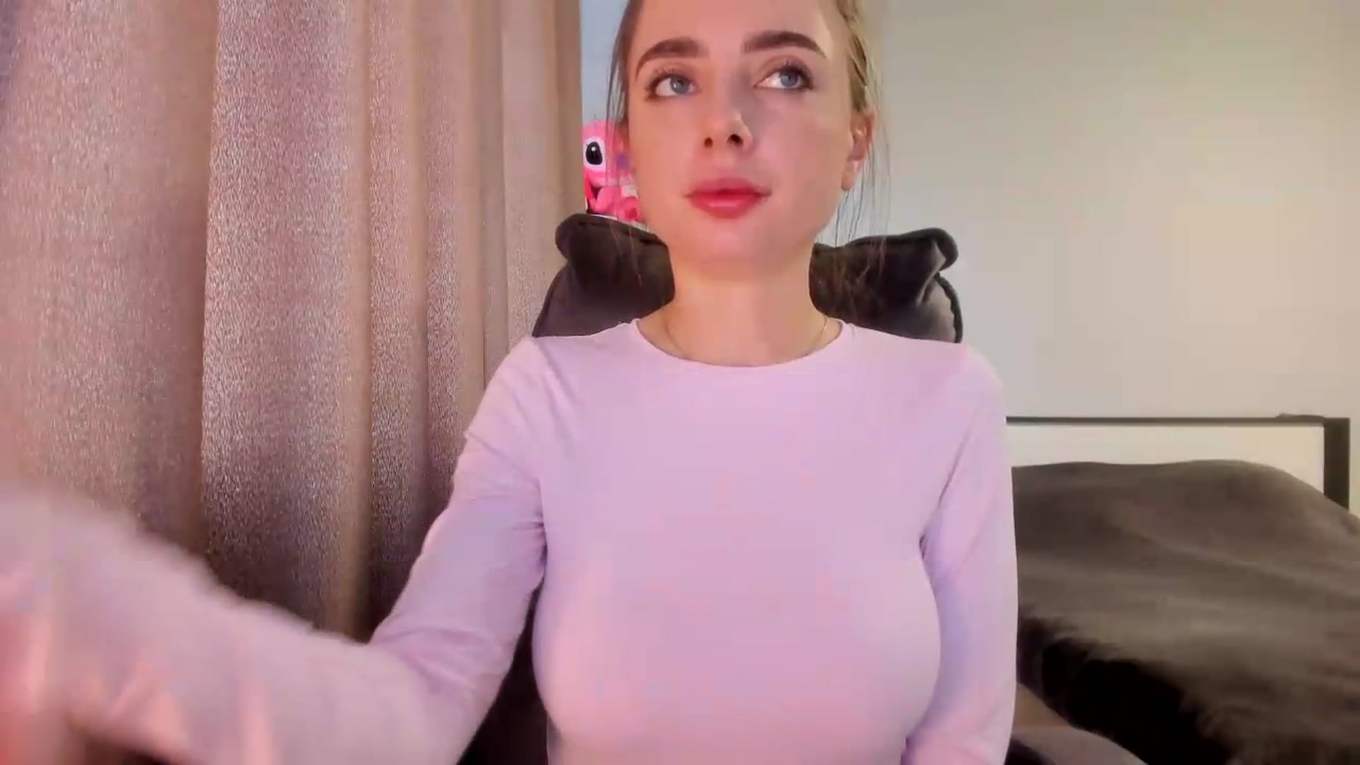 Gallery image thumbnail from Iam_Sasha's myfreecams stream on, 06/01/2026, 08:05 image 17 of 20