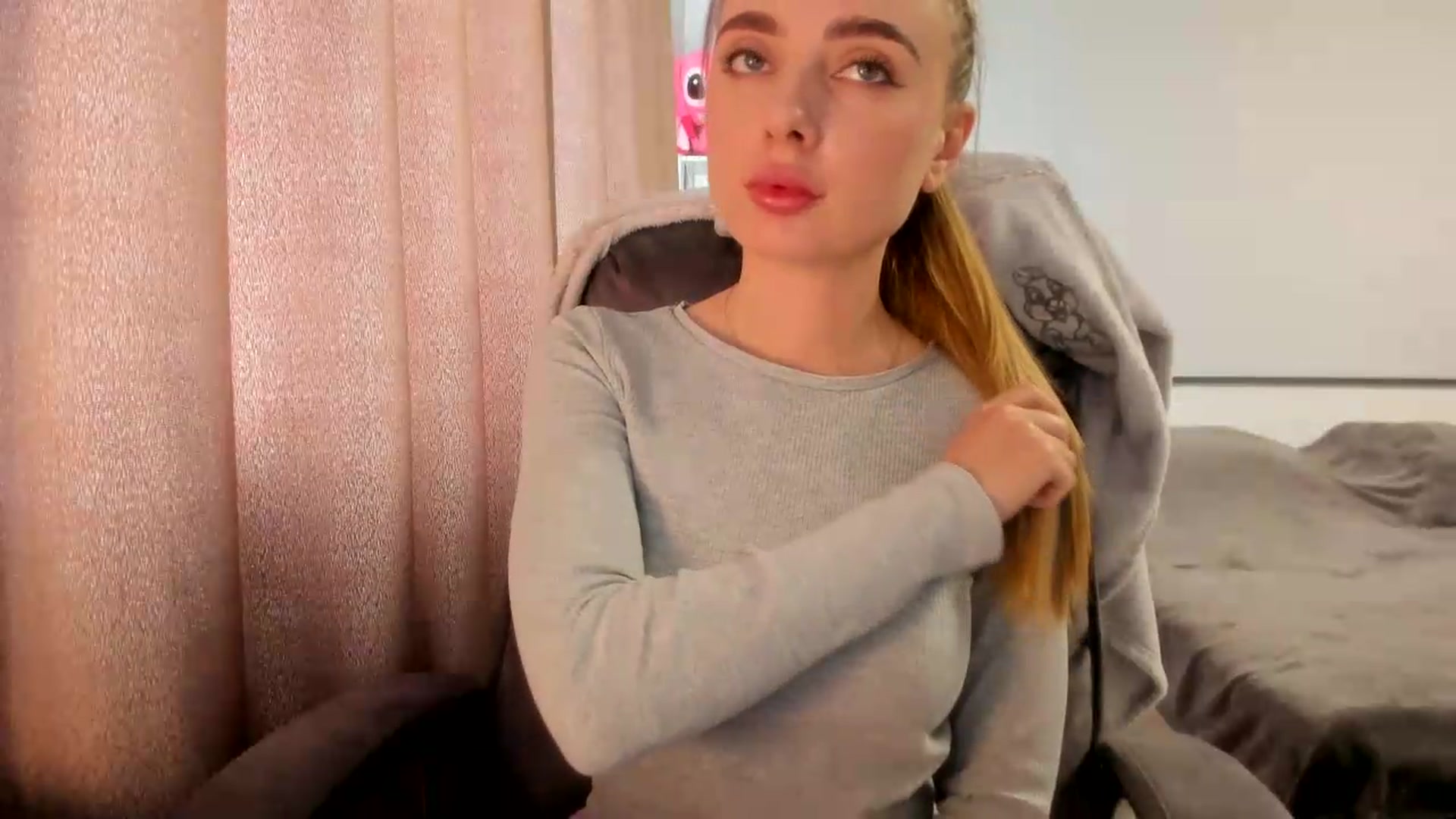 Gallery image thumbnail from Iam_Sasha's myfreecams stream on, 06/03/2026, 11:28 image 7 of 20