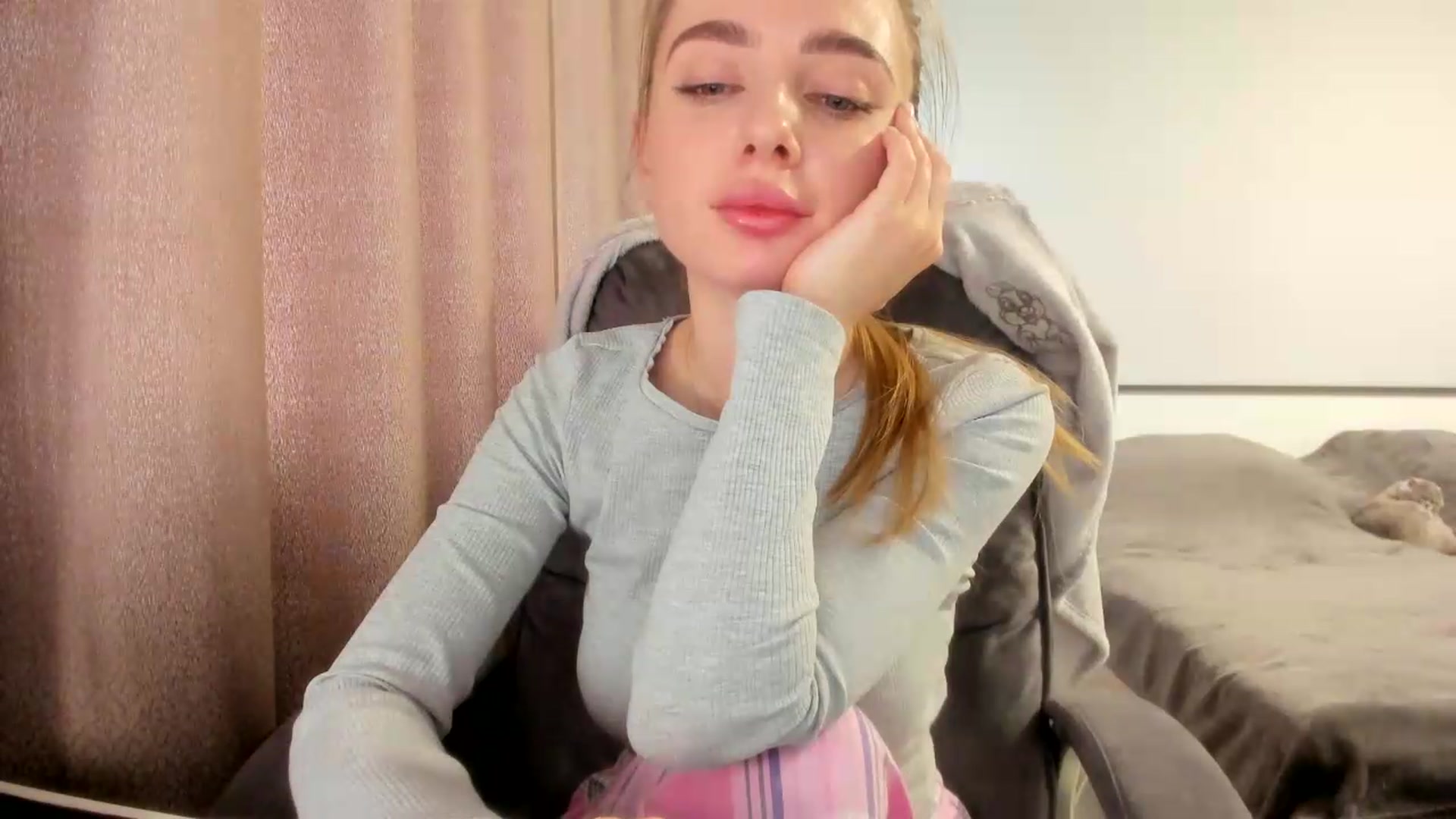 Gallery image thumbnail from Iam_Sasha's myfreecams stream on, 06/03/2026, 11:28 image 18 of 20