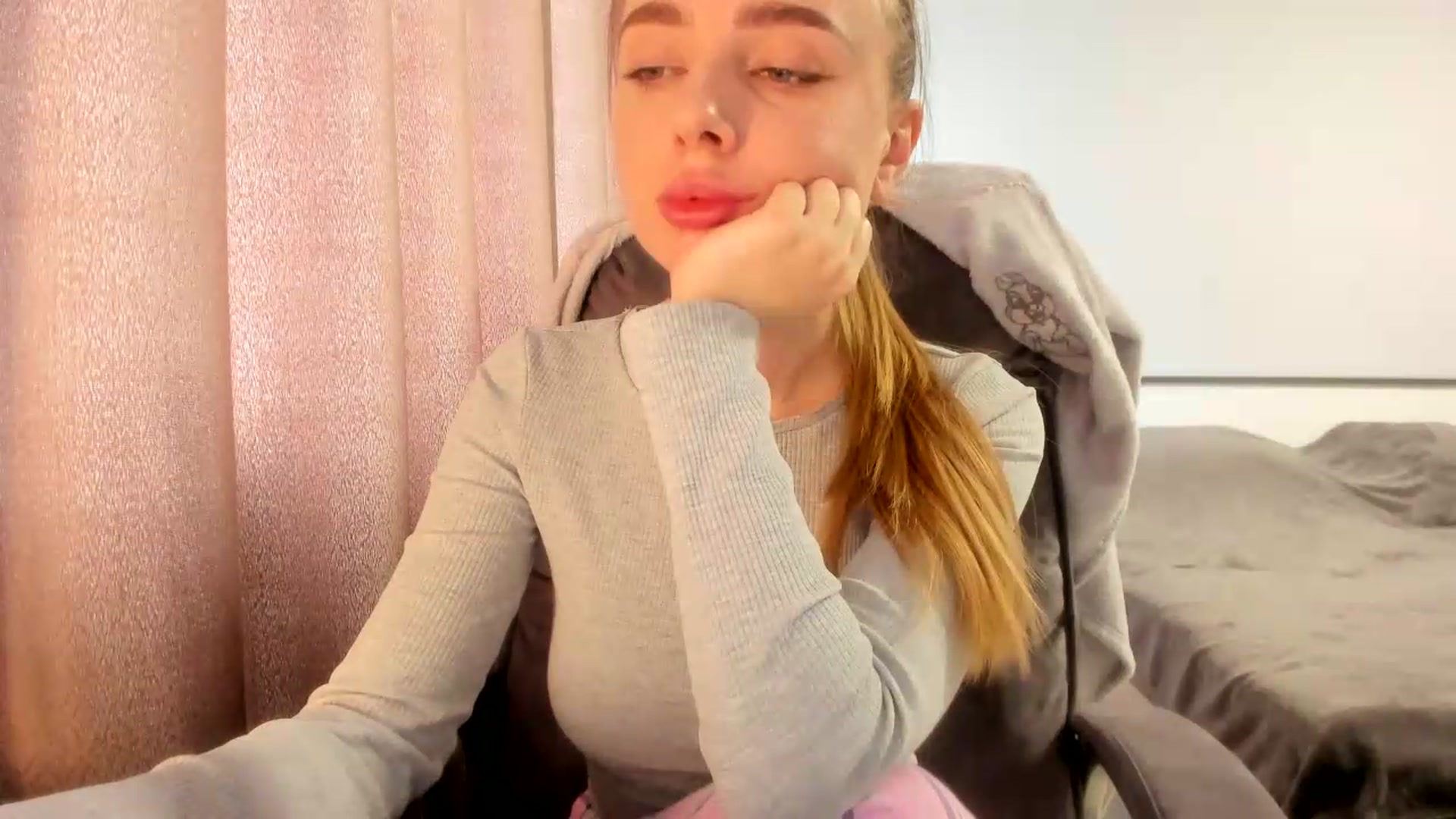Gallery image thumbnail from Iam_Sasha's myfreecams stream on, 06/03/2026, 11:28 image 11 of 20