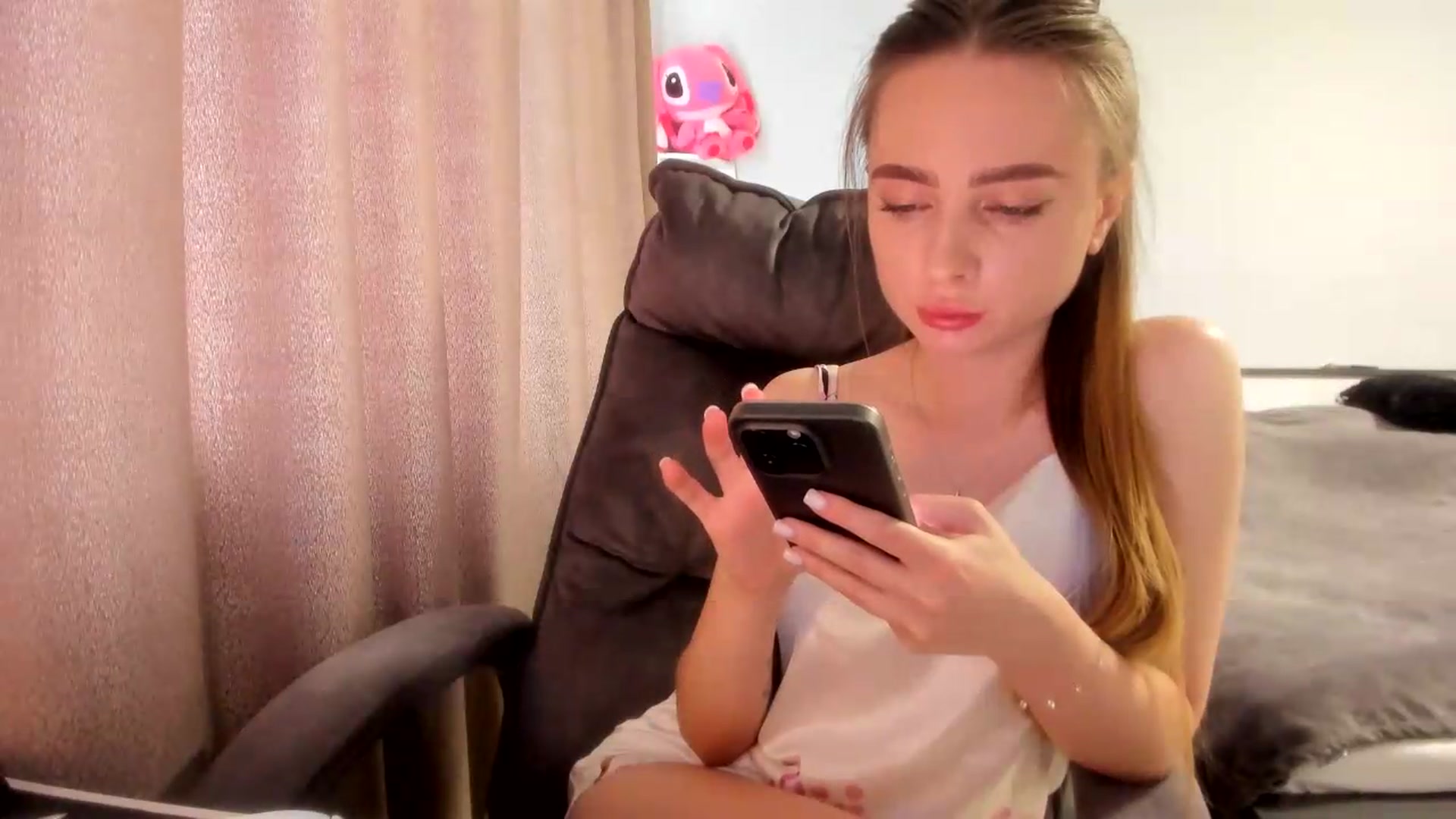 Gallery image thumbnail from Iam_Sasha's myfreecams stream on, 06/08/2026, 10:29 image 7 of 20