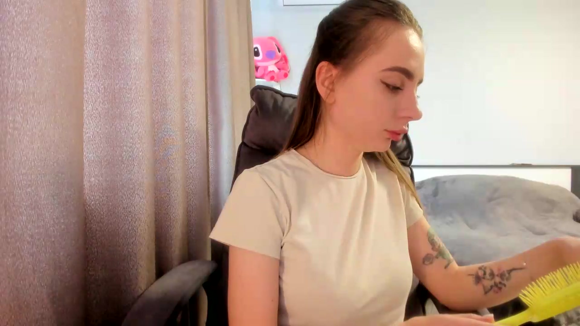 Gallery image thumbnail from Iam_Sasha's myfreecams stream on, 06/09/2026, 08:05 image 13 of 20